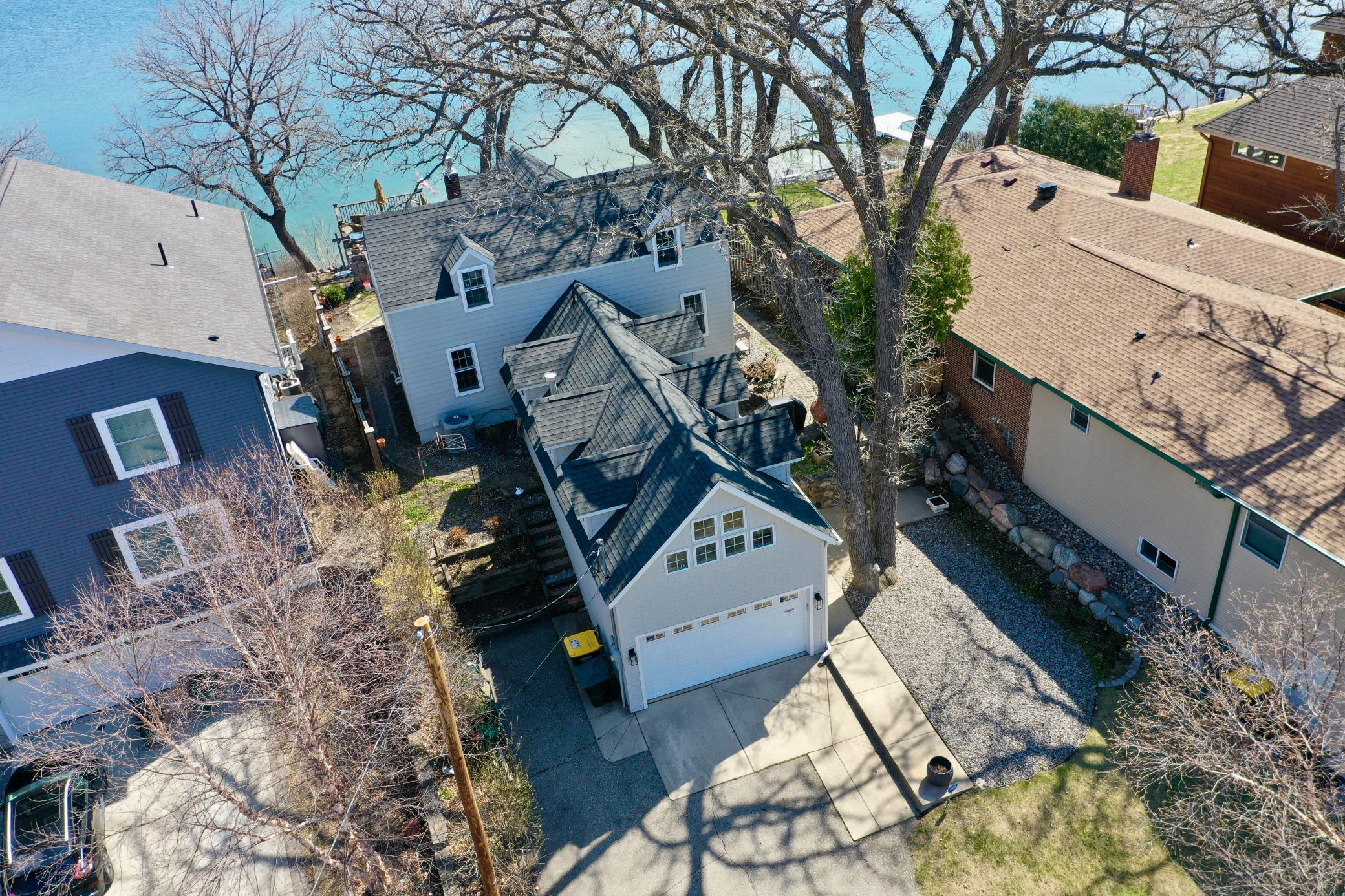 271 Lake Avenue Property Photo