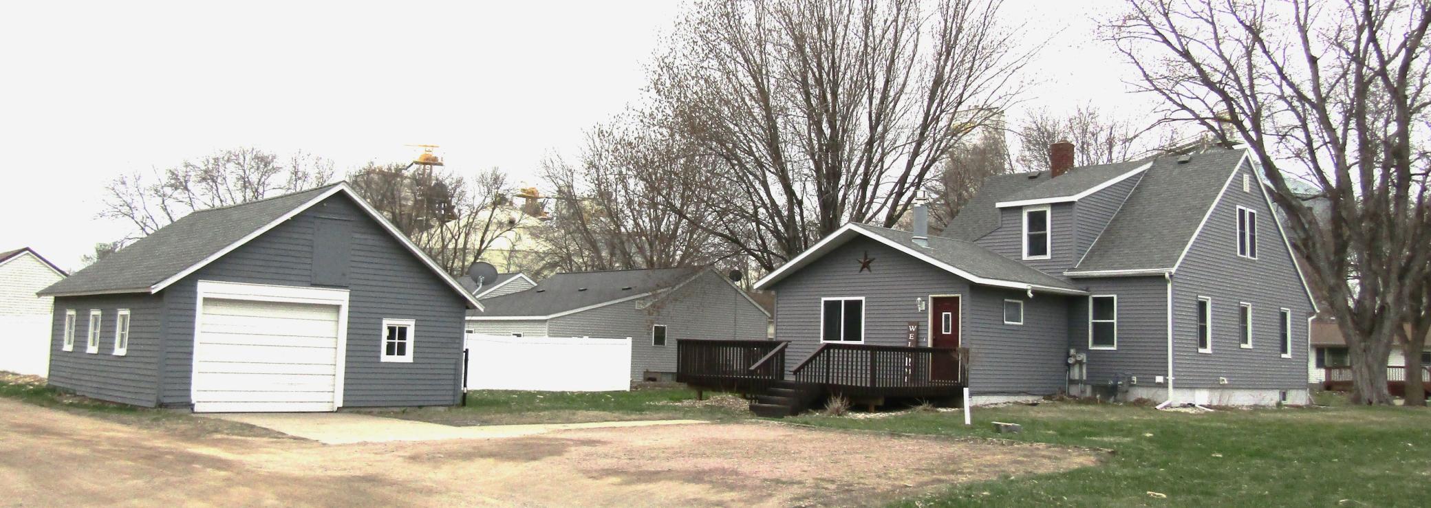 215 7th Street Property Photo 1