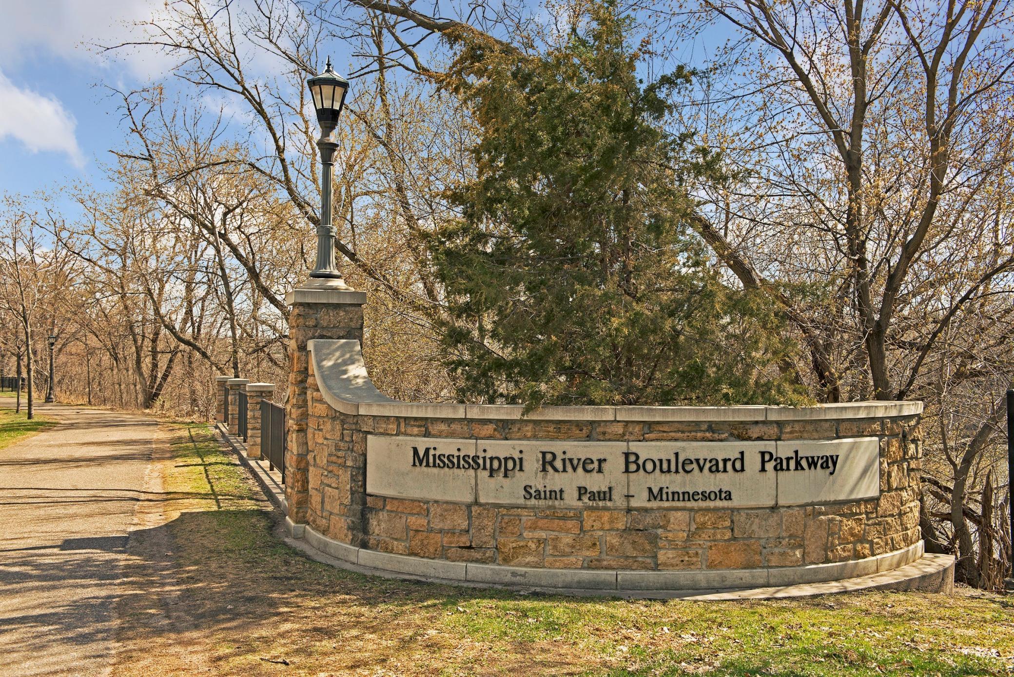 878 Mississippi River Boulevard Property Photo 25