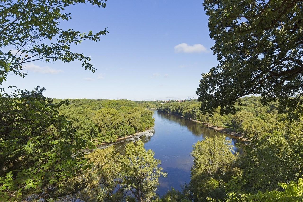 878 Mississippi River Boulevard Property Photo 26