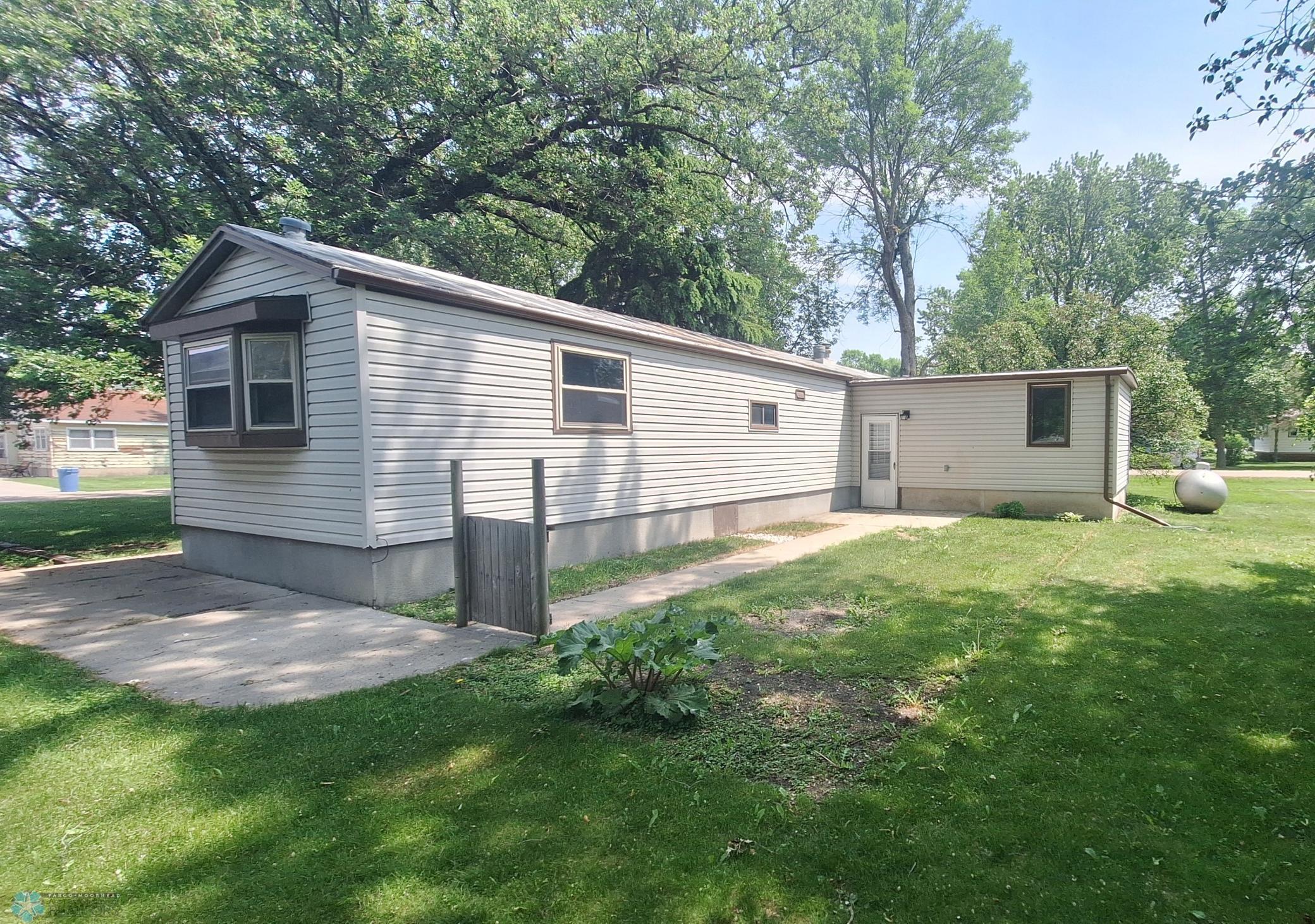 102 2nd Street Property Photo 1