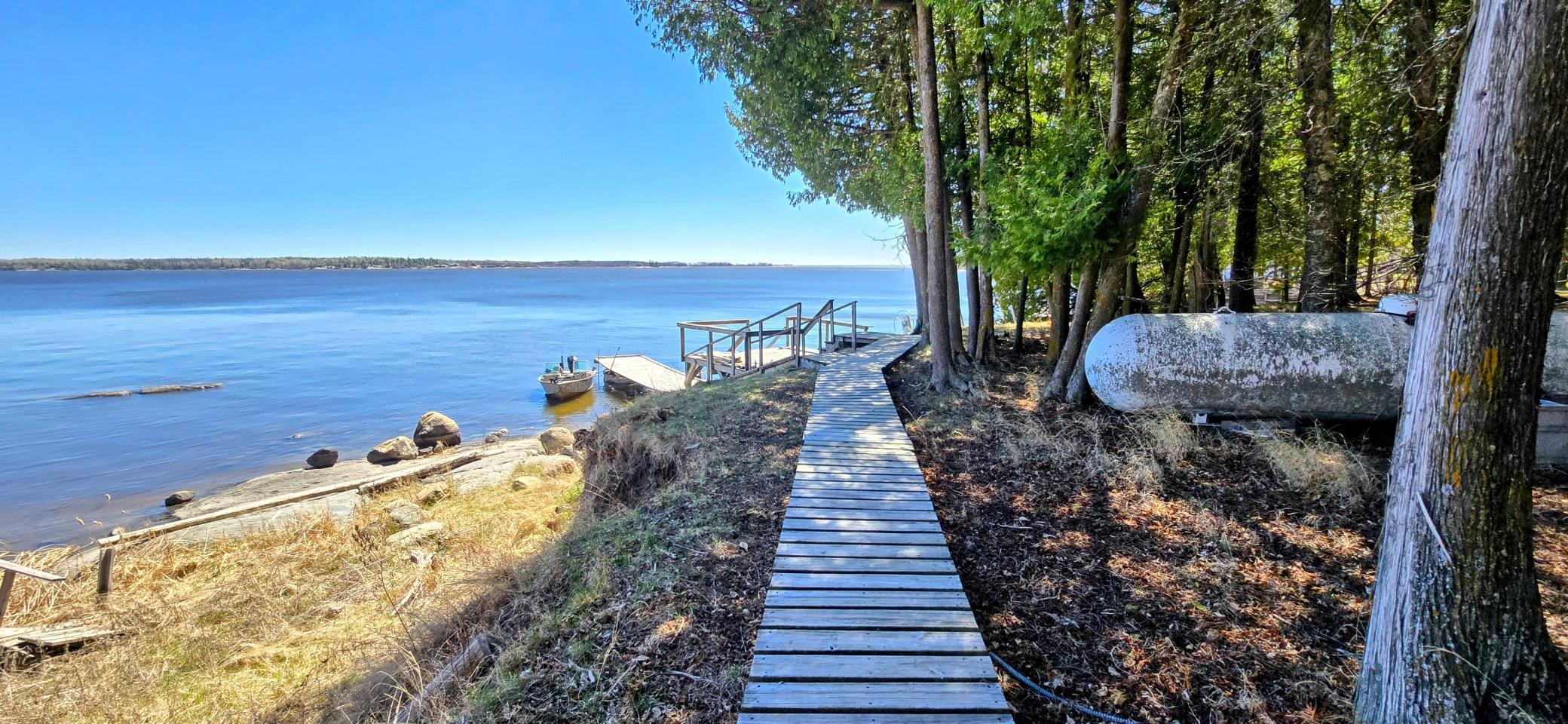 1266 Brush Island