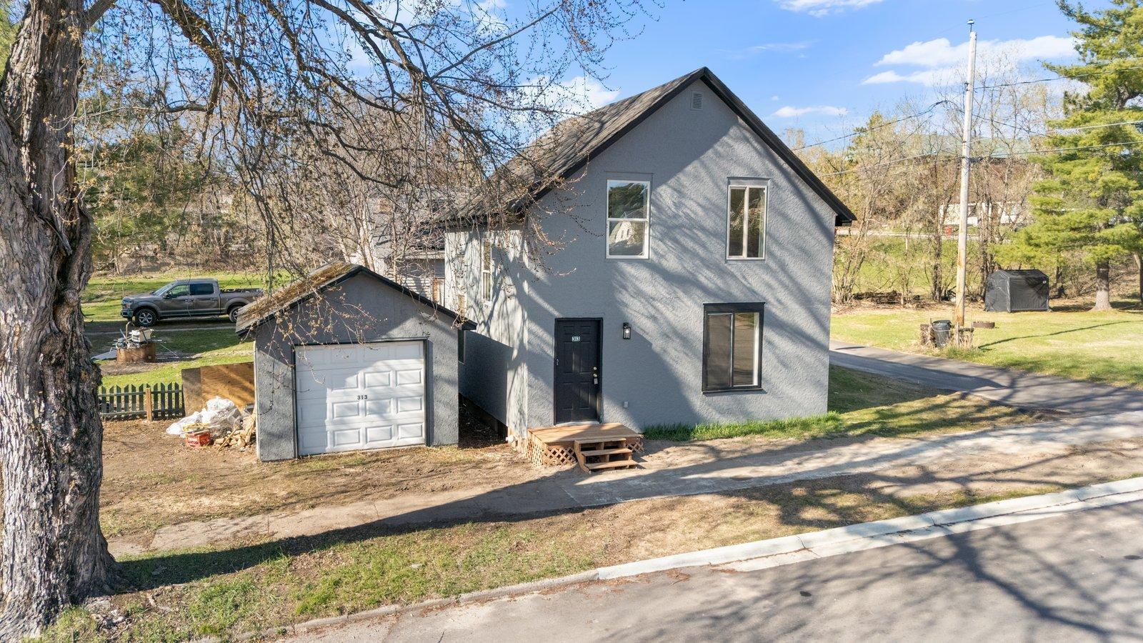 313 3rd Street Property Photo 1