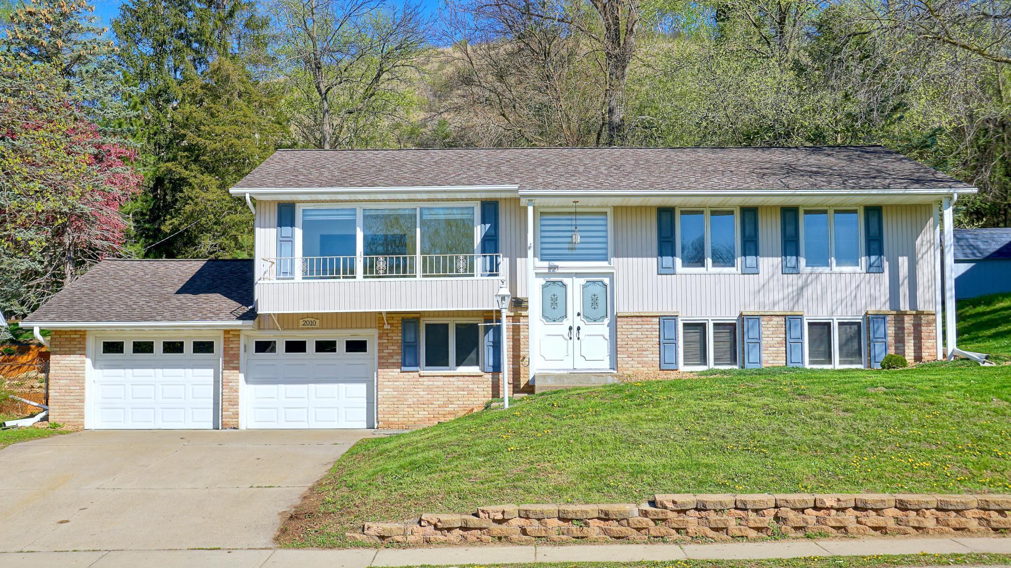 2010 Twin Bluff Road Property Photo 1