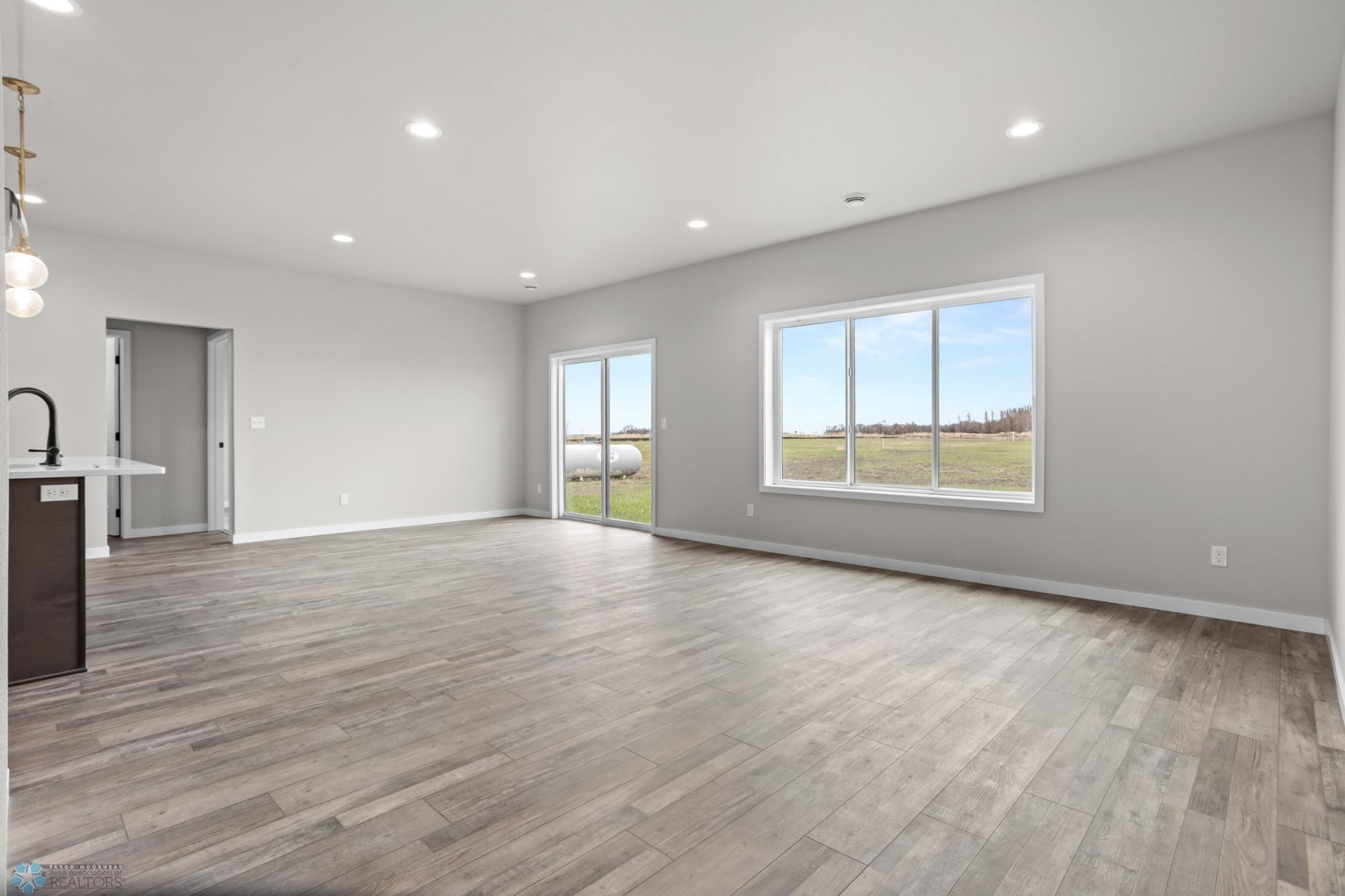 202 Neuman Boulevard Property Photo 10