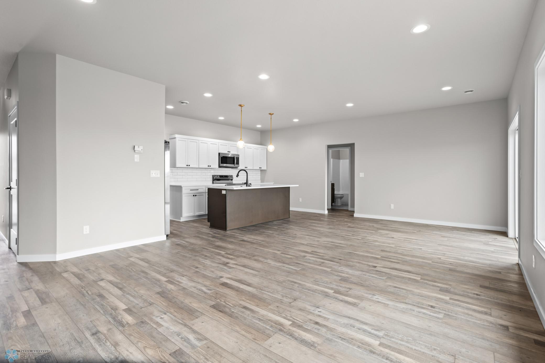 202 Neuman Boulevard Property Photo 11
