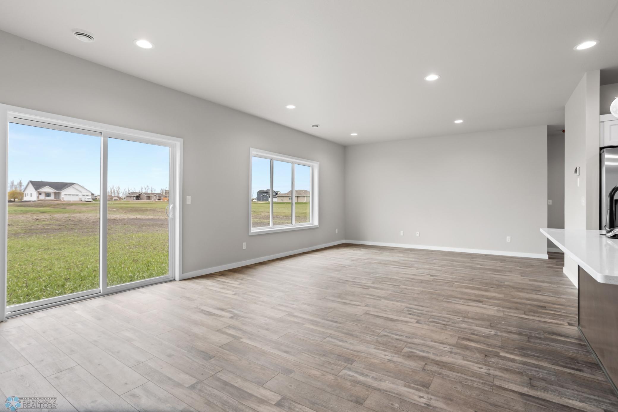 202 Neuman Boulevard Property Photo 12