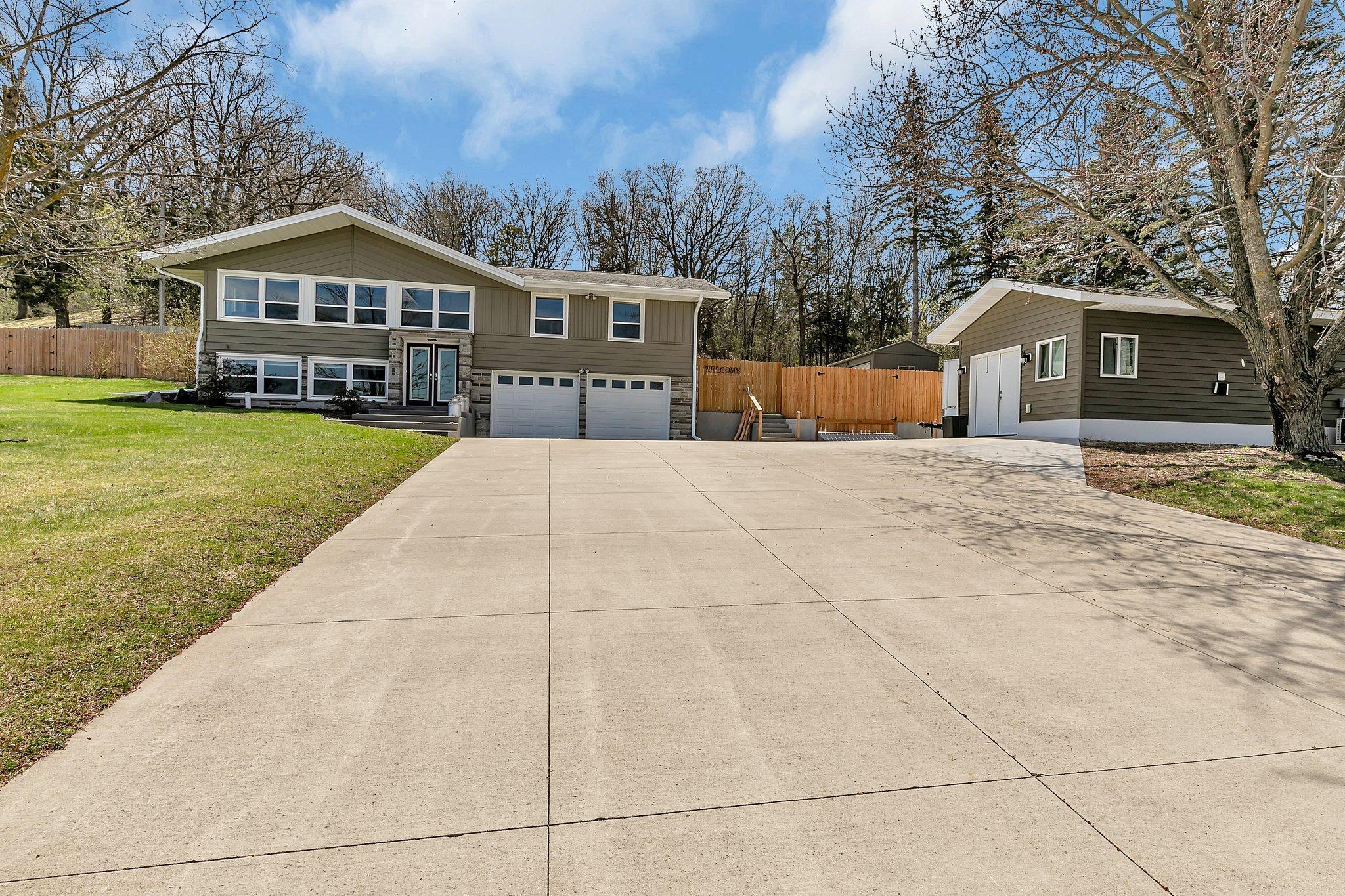 14627 Greenwood Circle Property Photo 1