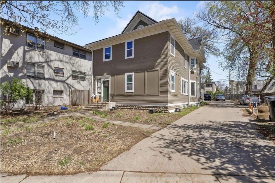 3213 Minnehaha Avenue Property Photo 1