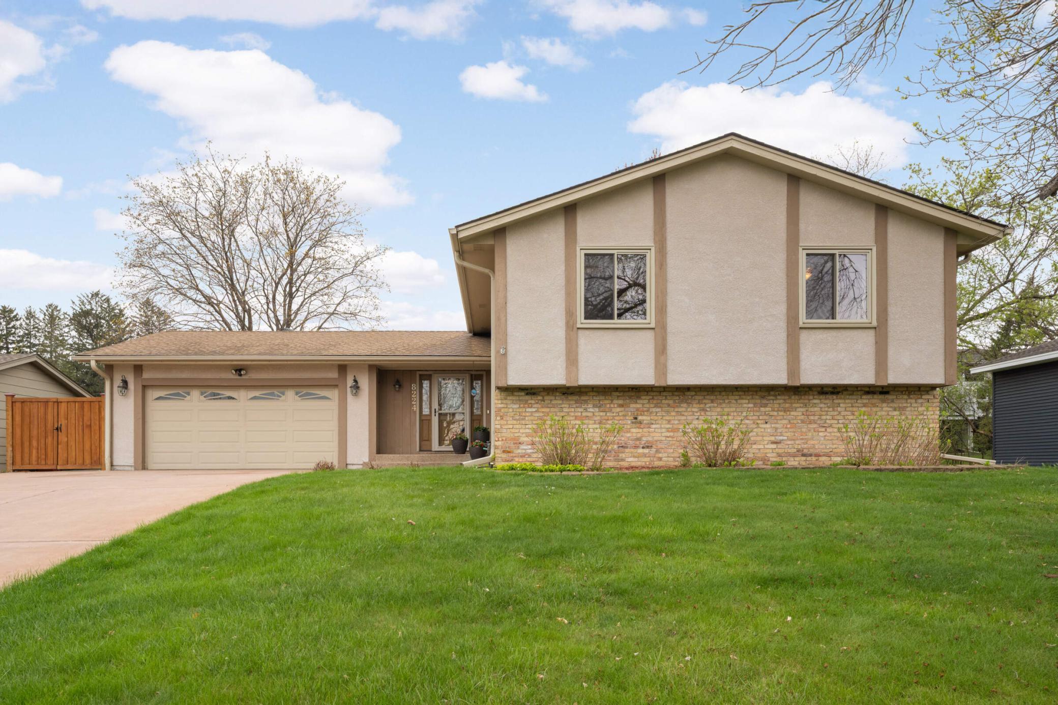 8224 Kingslee Road Property Photo