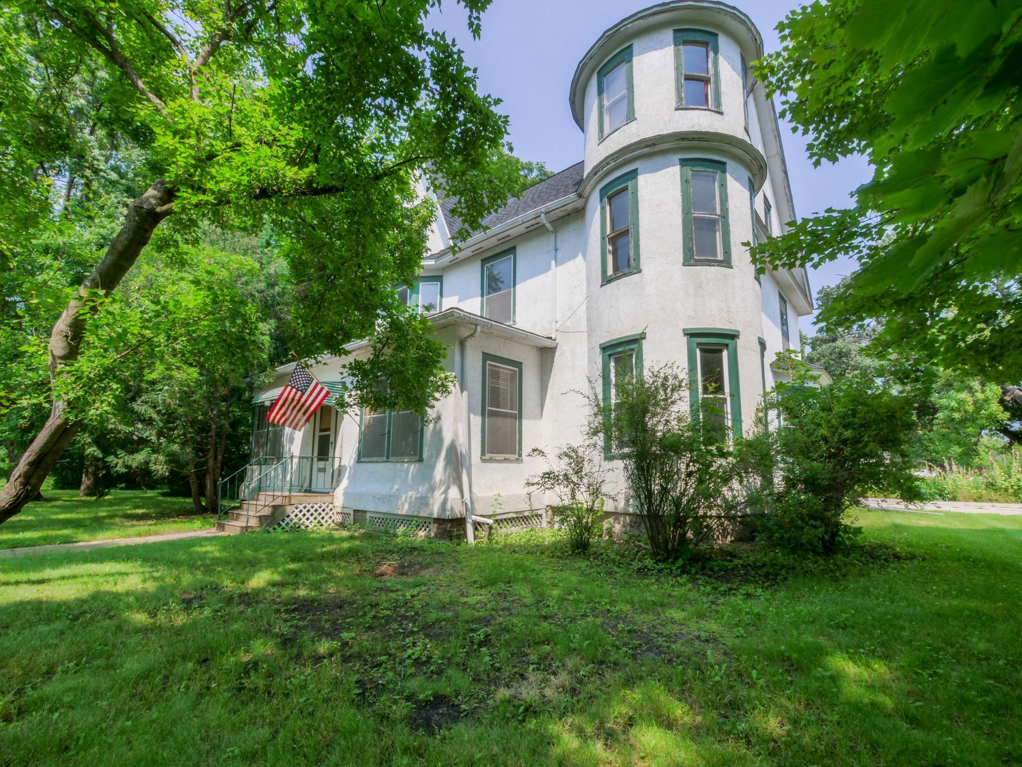 1402 Broadway Property Photo