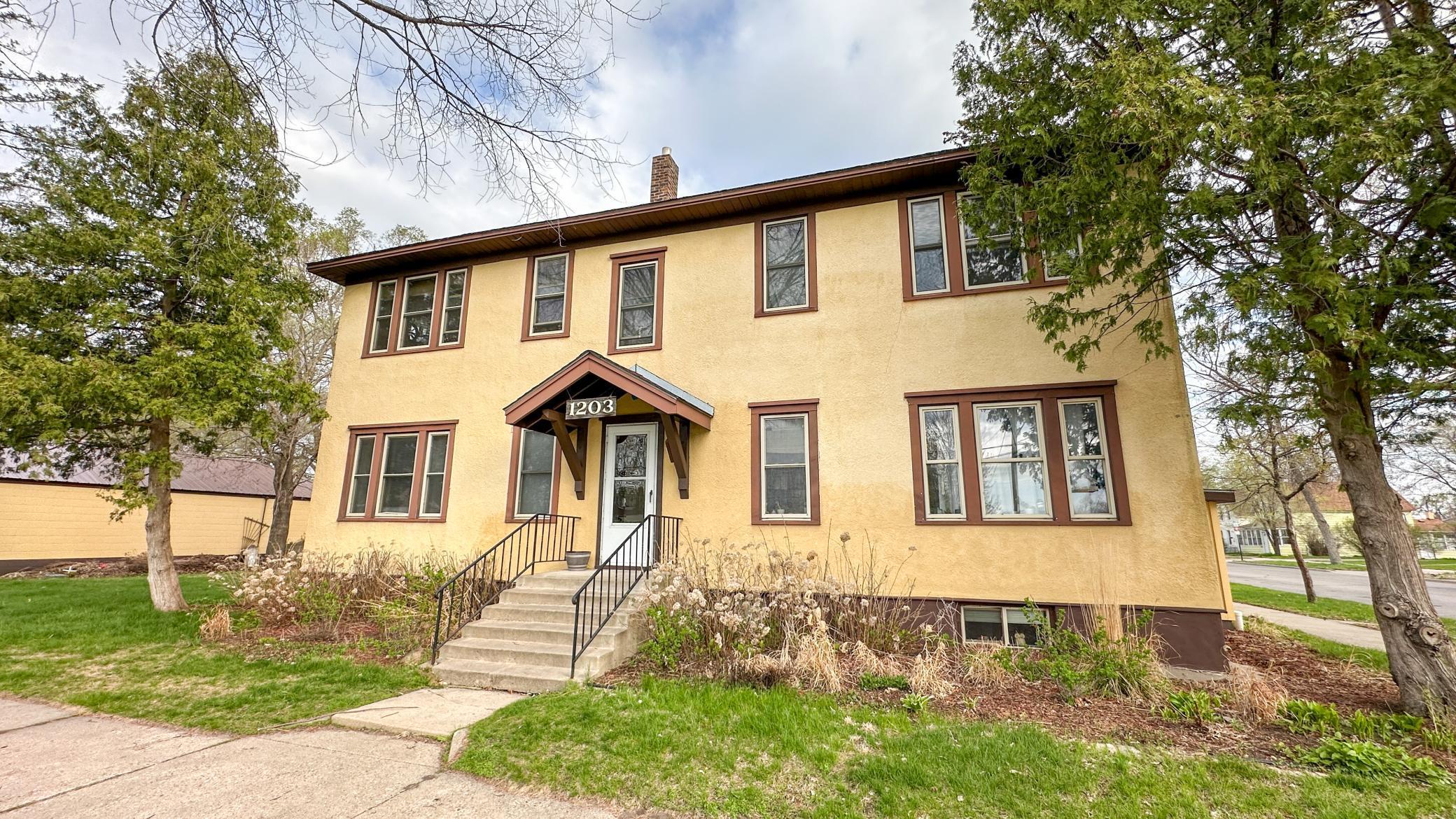 1203 2nd Street Property Photo 1