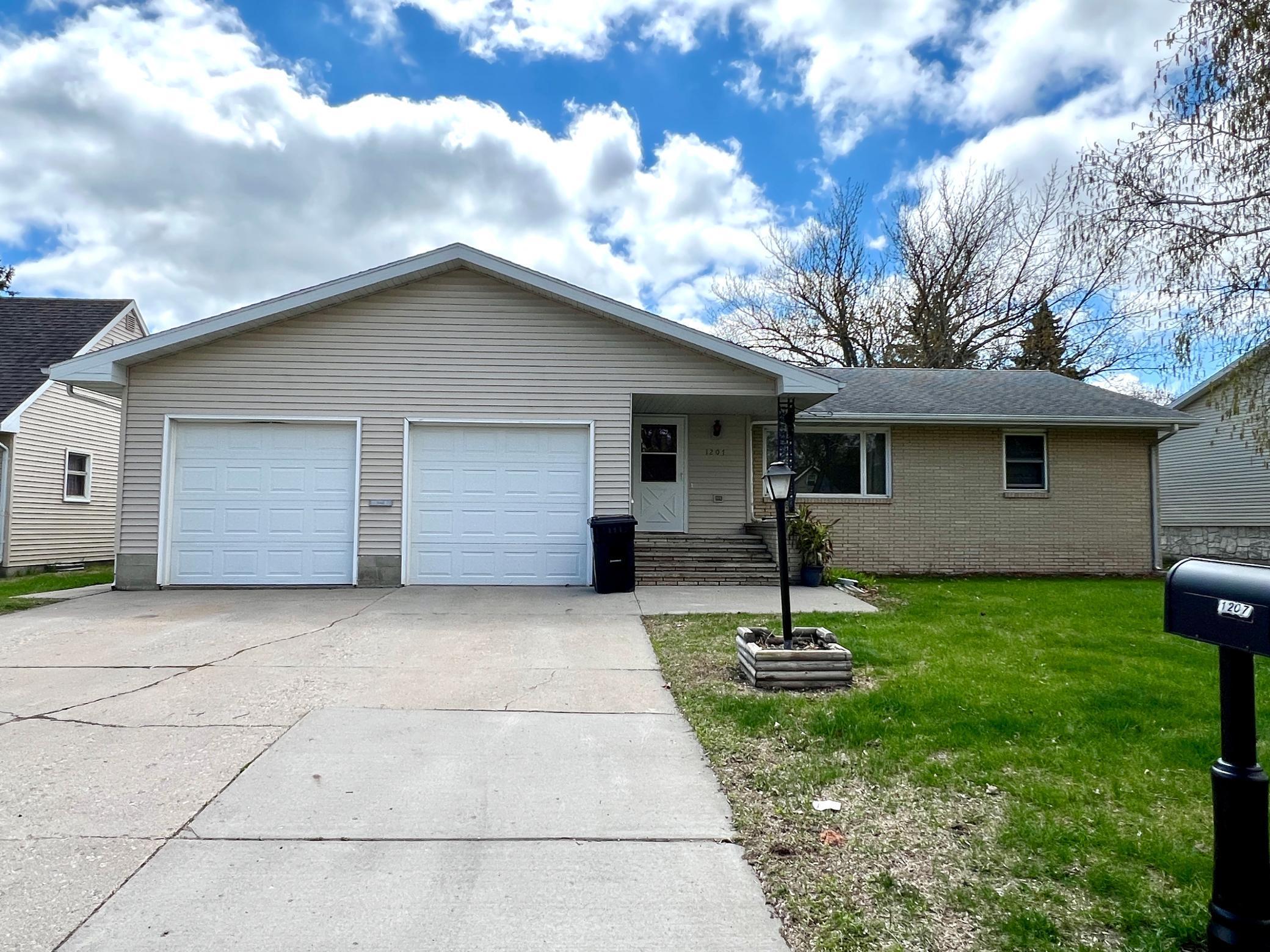 1207 3rd Avenue Property Photo