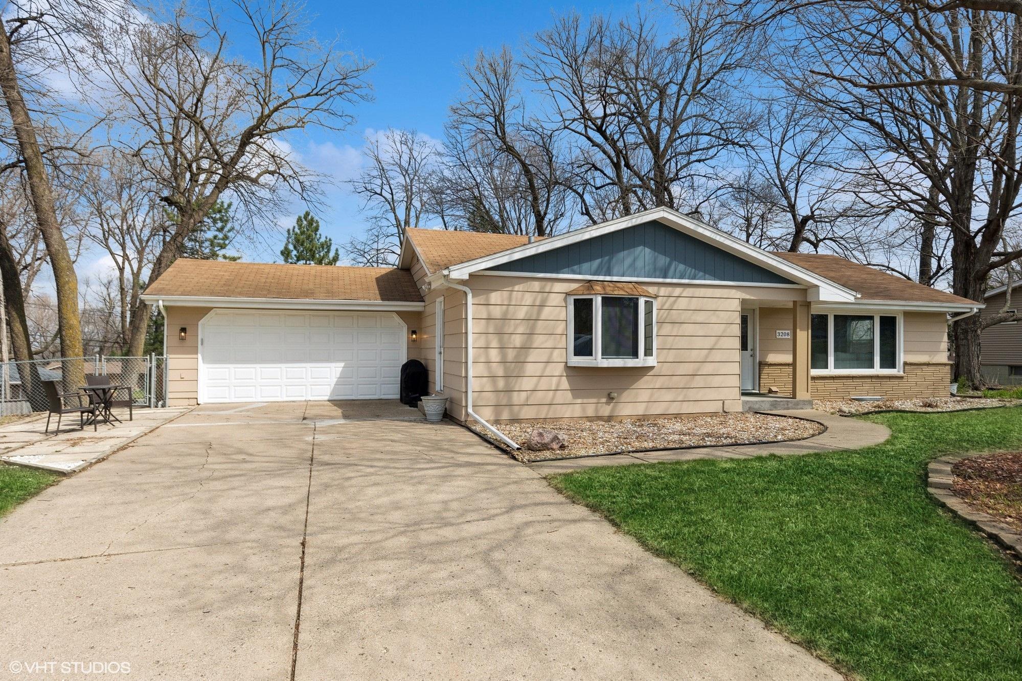 3208 Highland Drive Property Photo 1