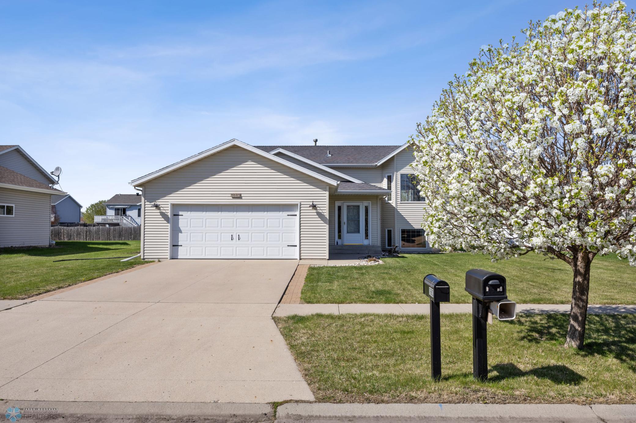1683 Oakwood Drive Property Photo 1