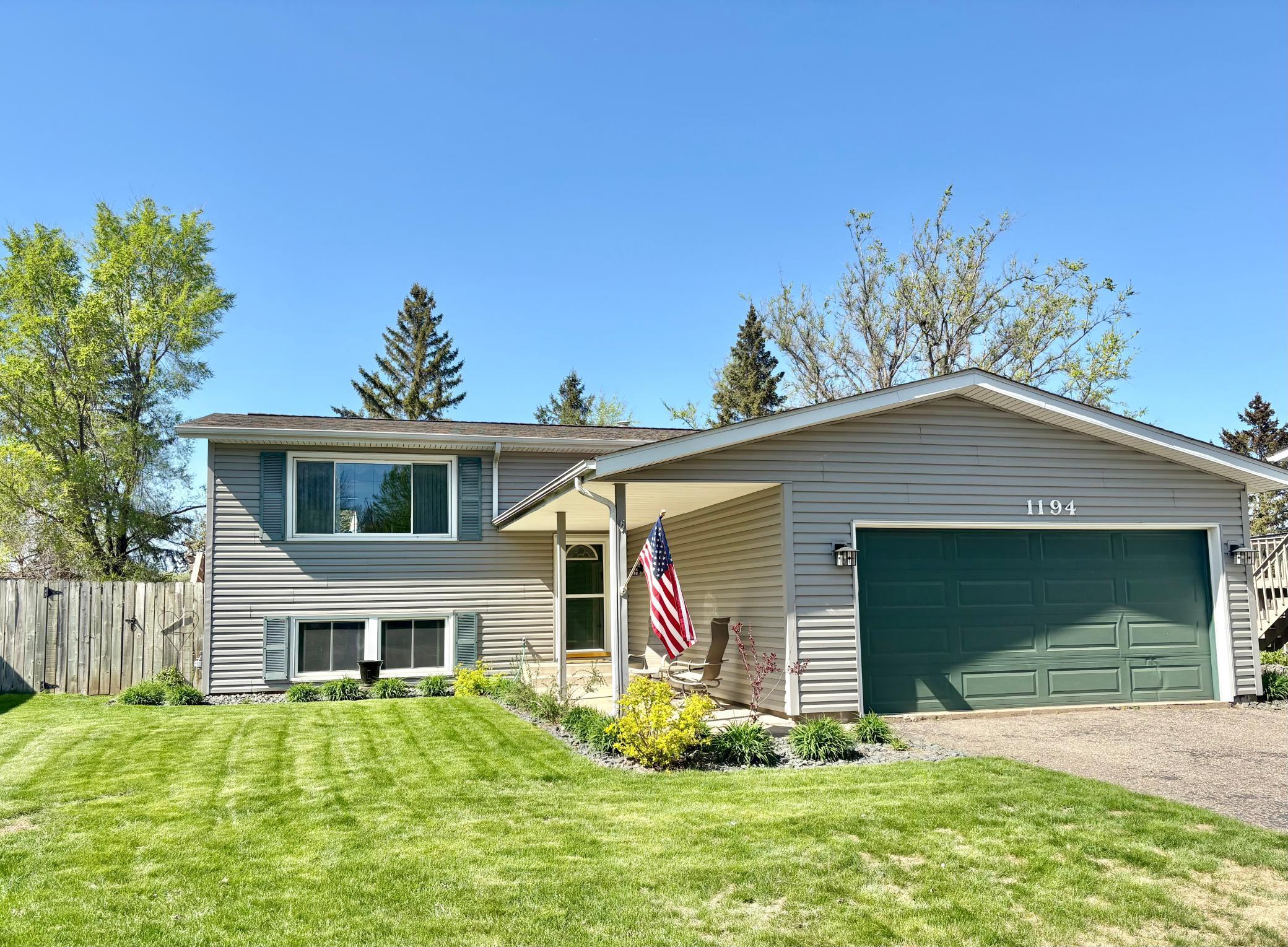 1194 Villa Court Property Photo 1
