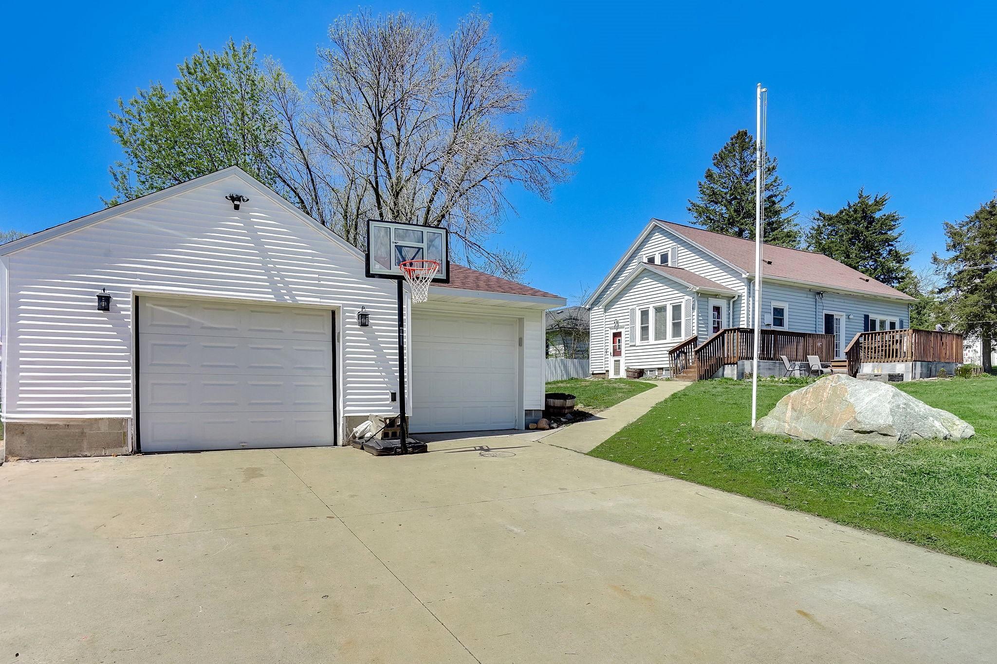 209 Lake Street Property Photo
