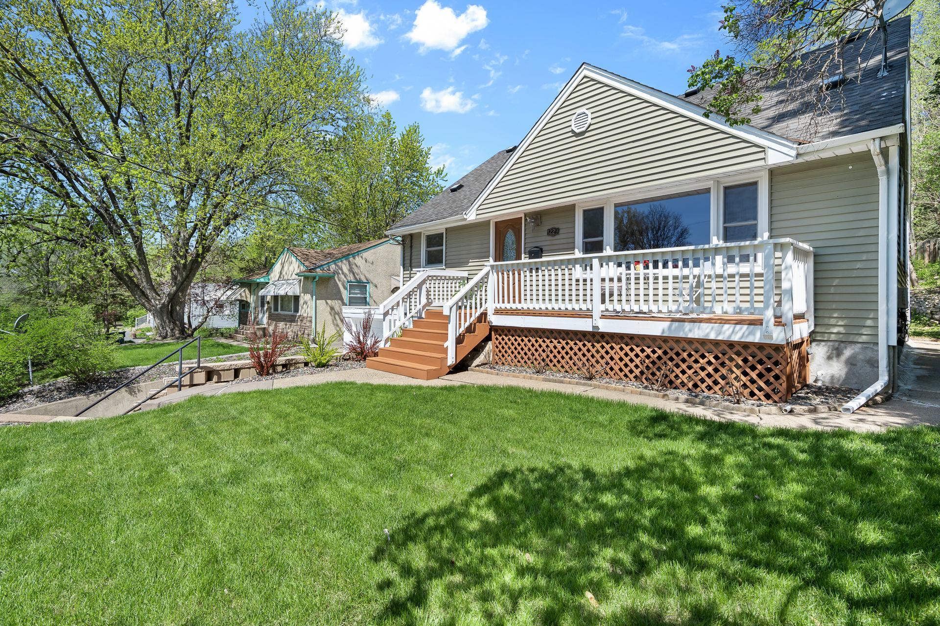 1229 44th Avenue Property Photo 1