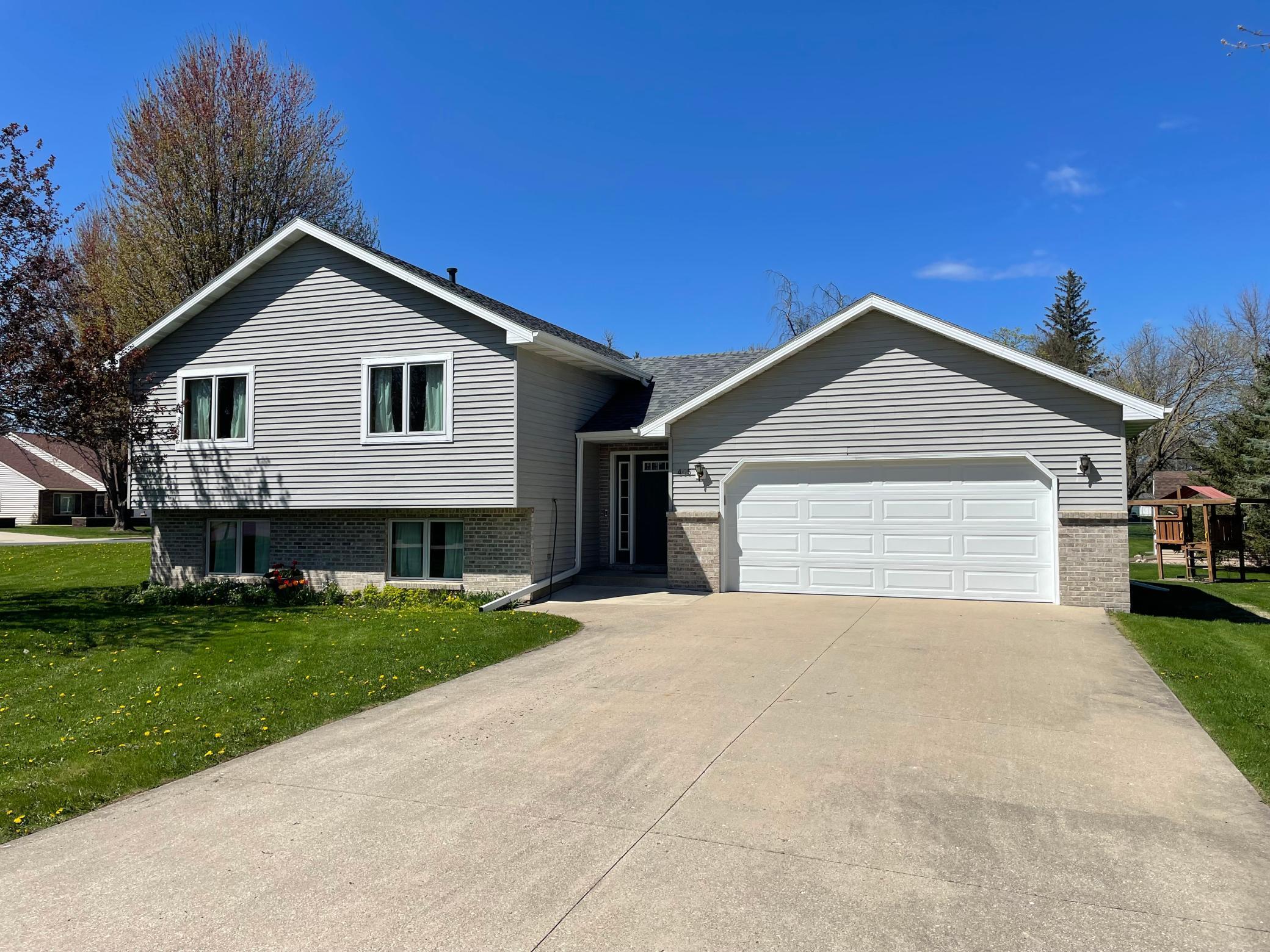 405 1st Avenue Property Photo 1