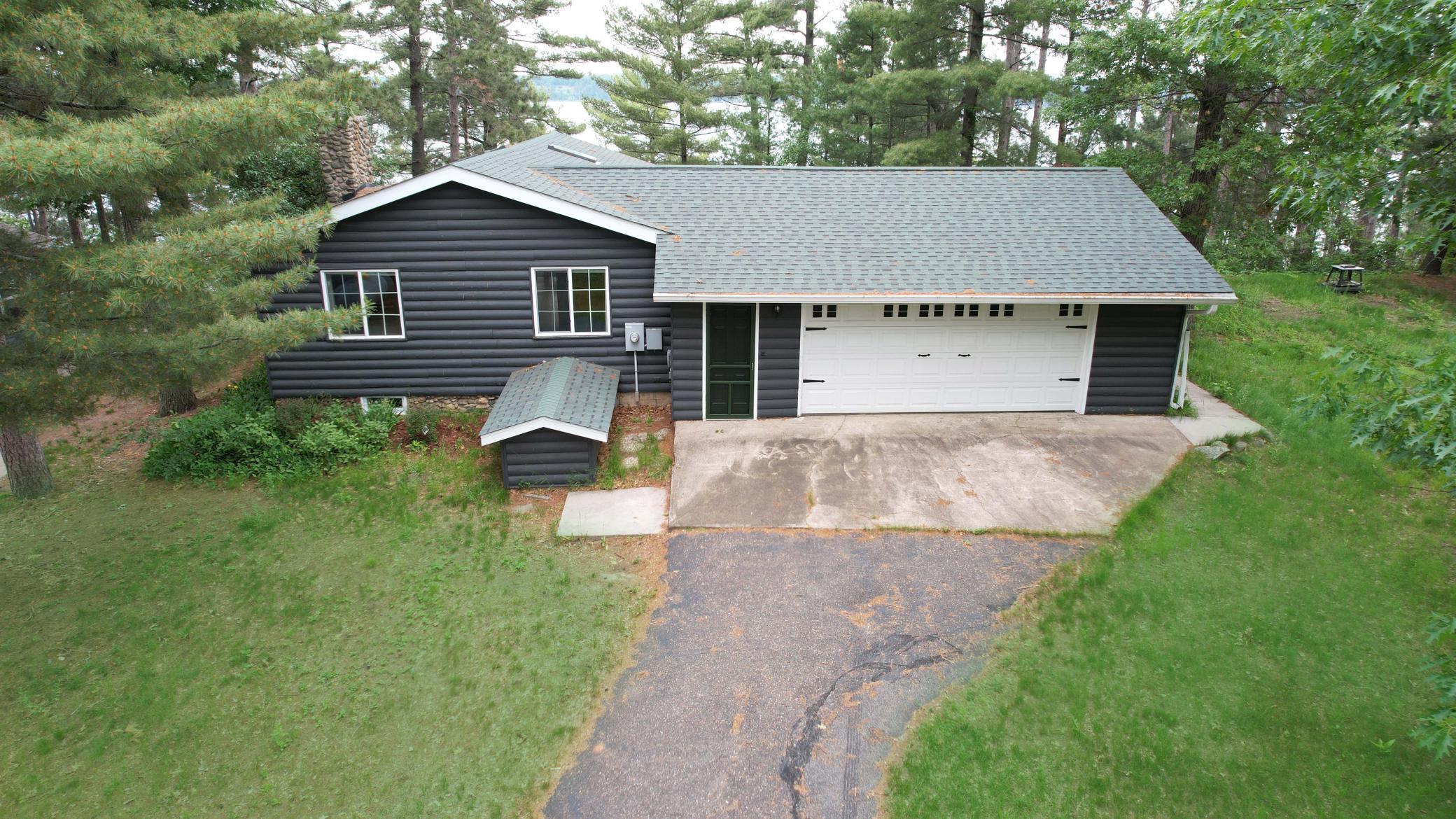2202 Pine View Boulevard Property Photo 1