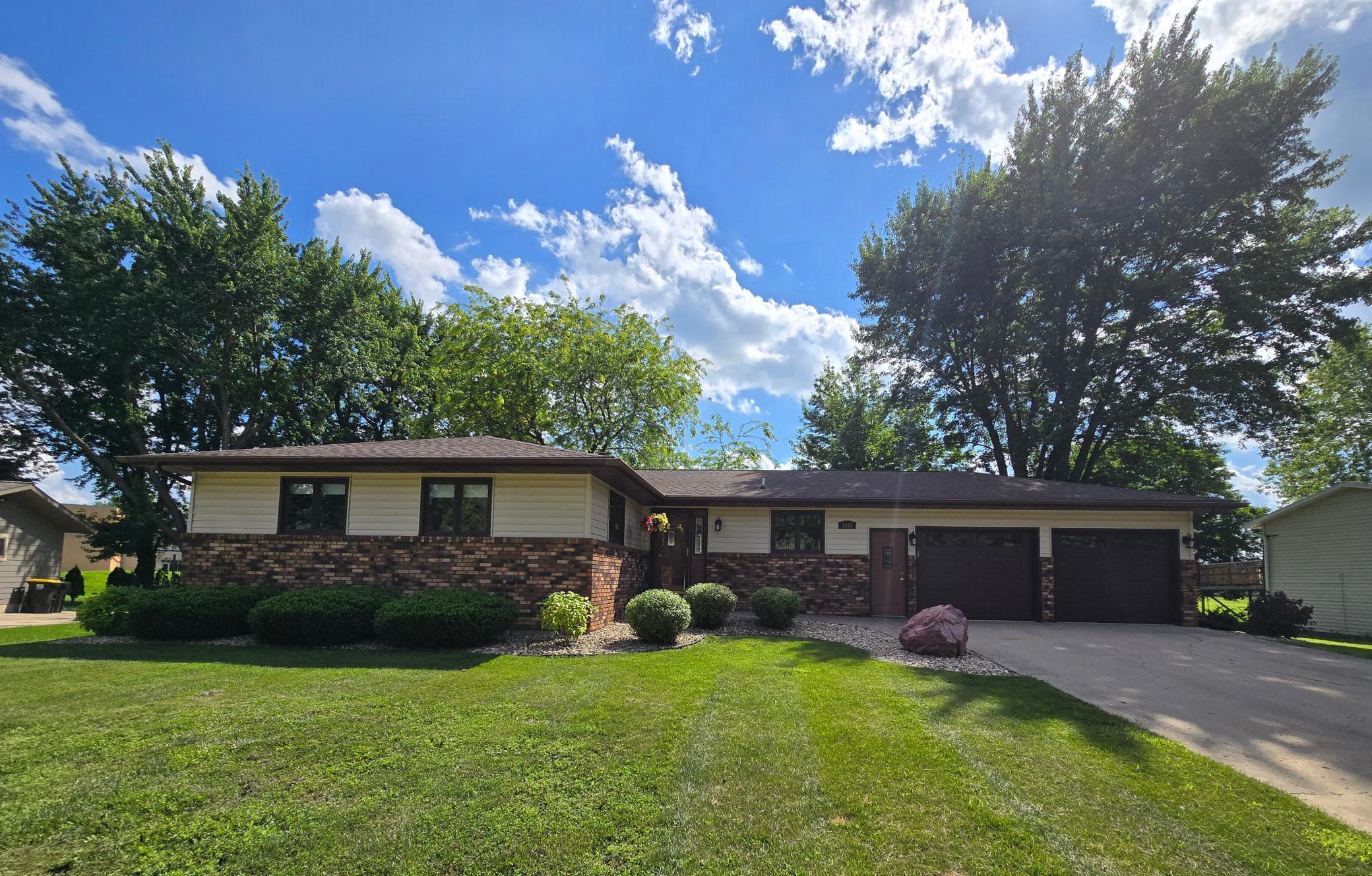 1085 20th Street Property Photo 1