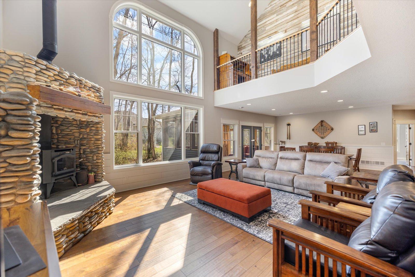 701 Chalupsky Avenue Property Photo