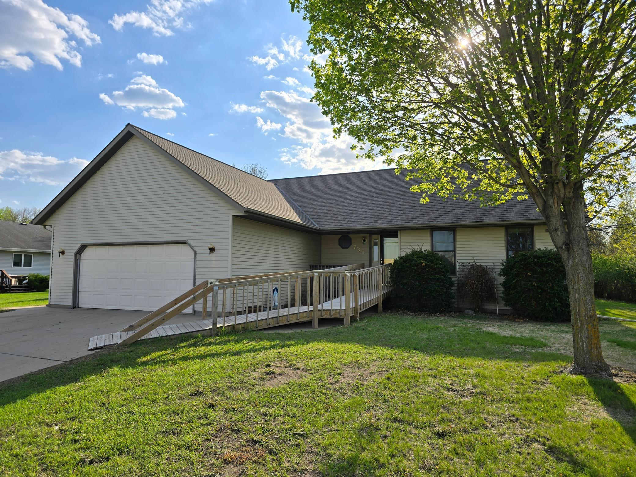 735 10th Avenue Property Photo