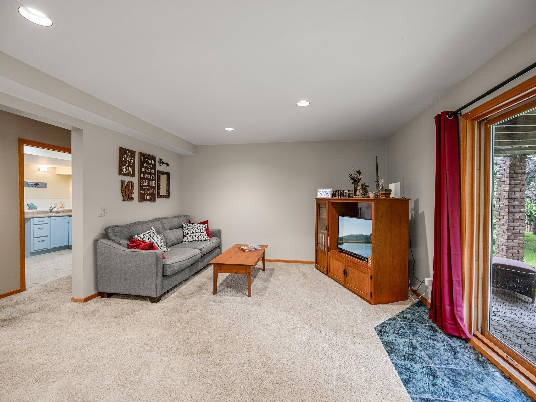 8768 Pheasant Run Road Property Photo 18
