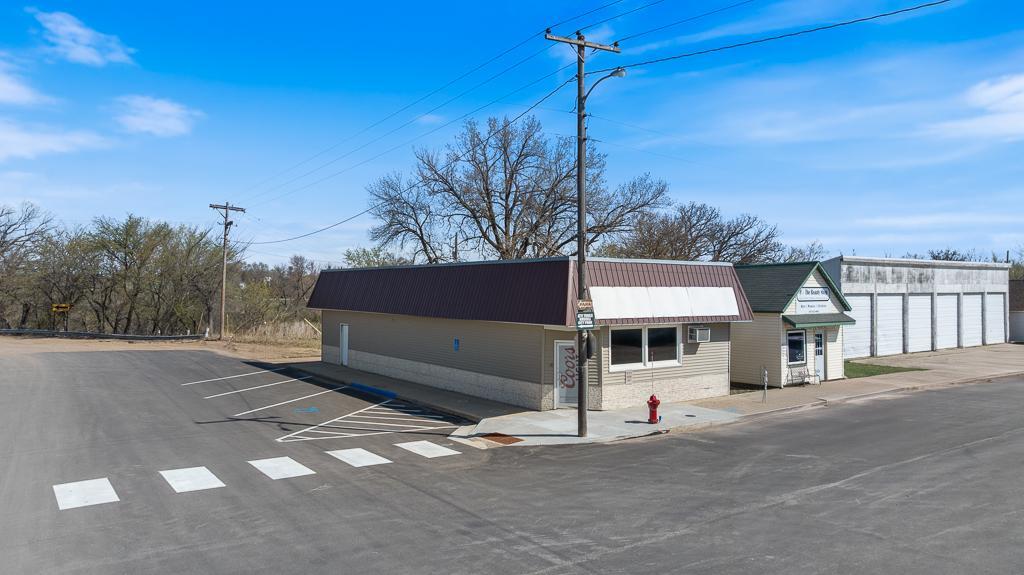 400 Front Street Property Photo 1