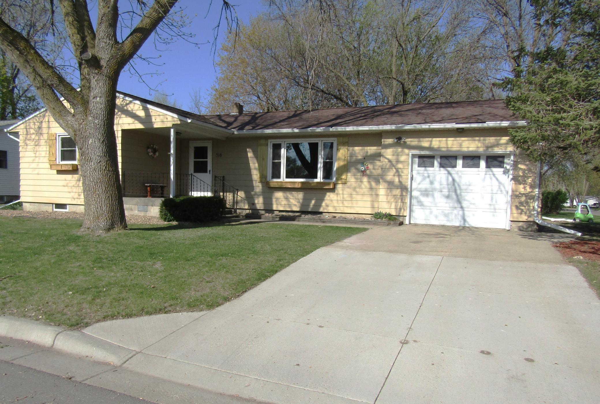 318 3rd Street Property Photo 1