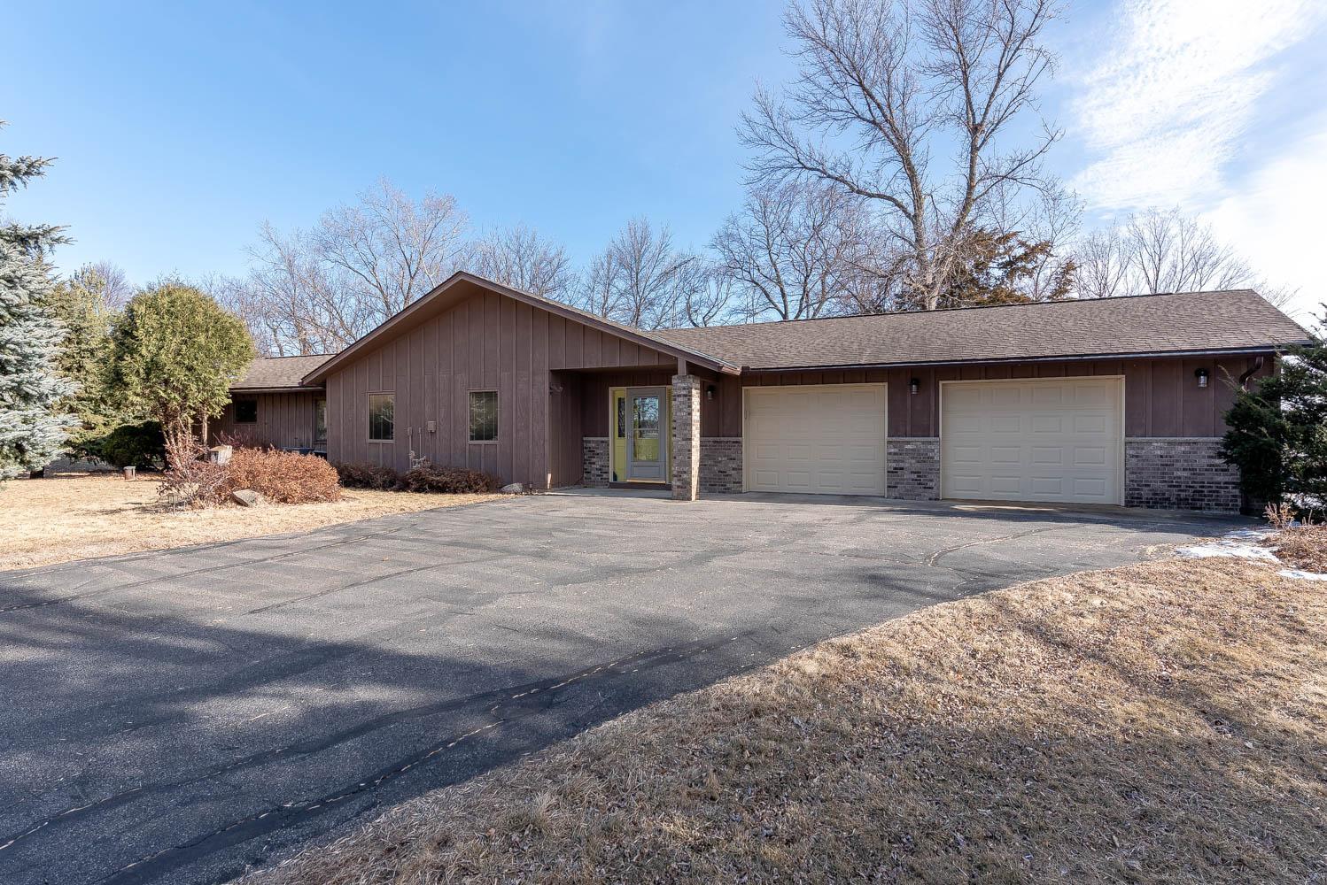 46463 Cape Horn Road Property Photo 1