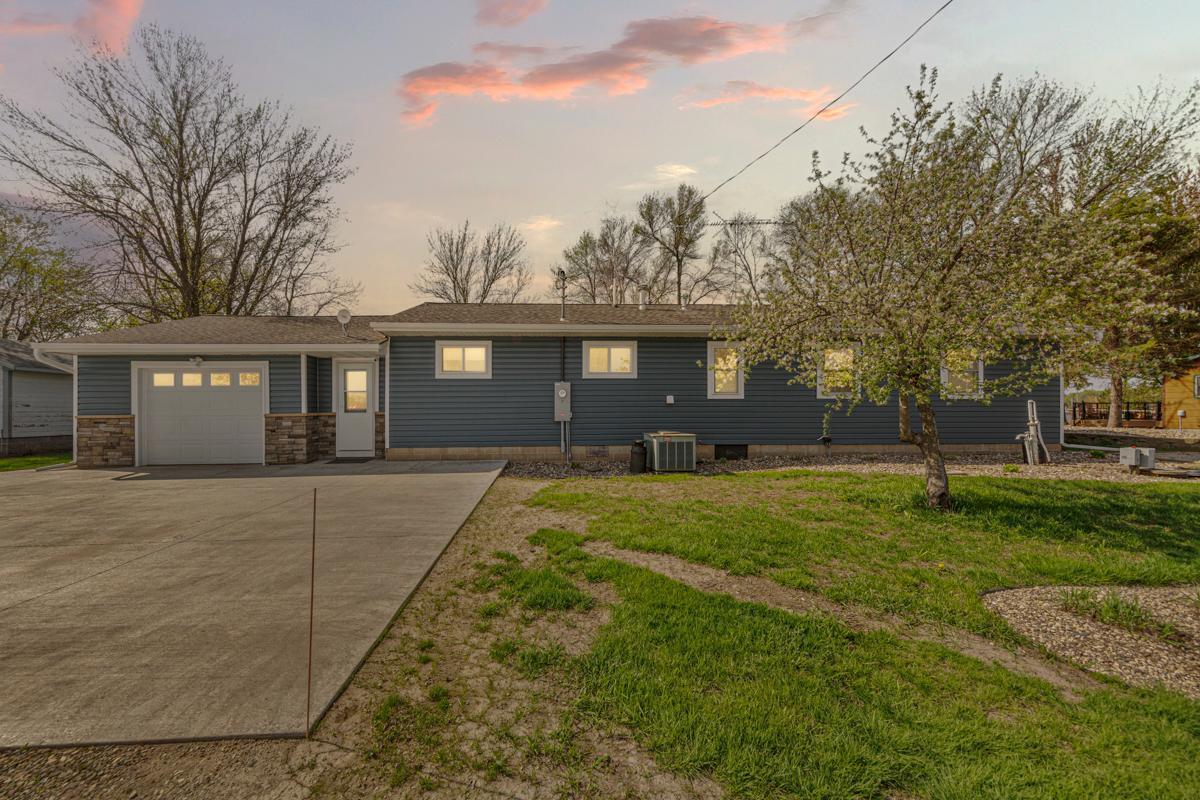 17055 Dickenson Lane Property Photo