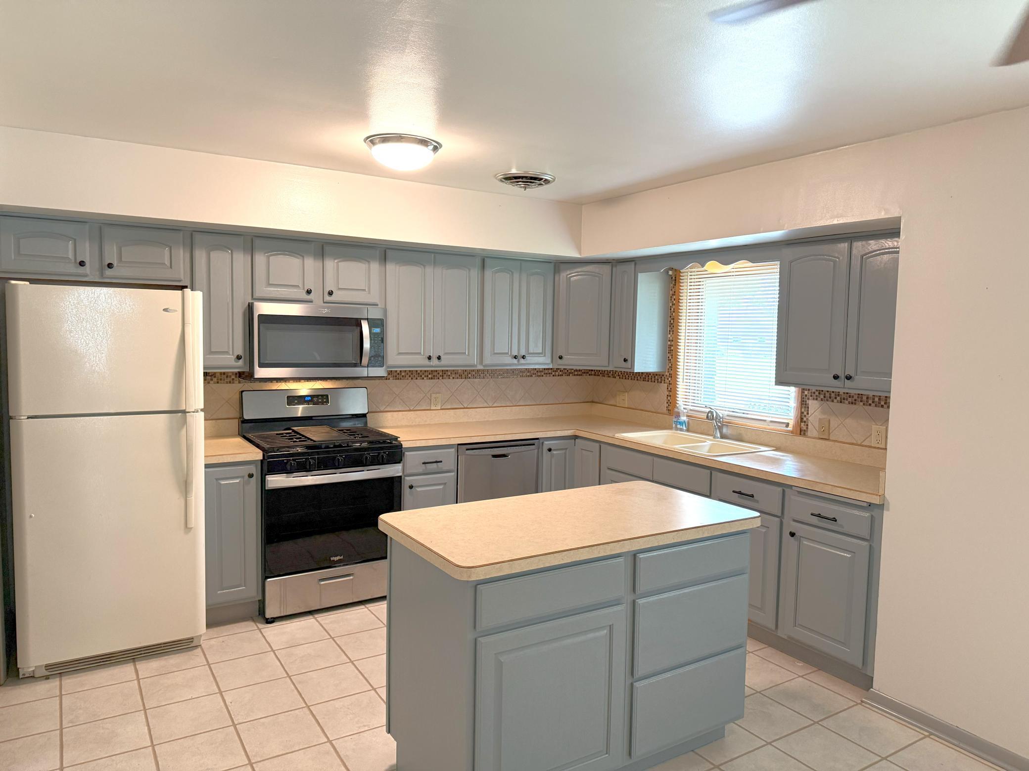 1611 Graydon Avenue Property Photo 1