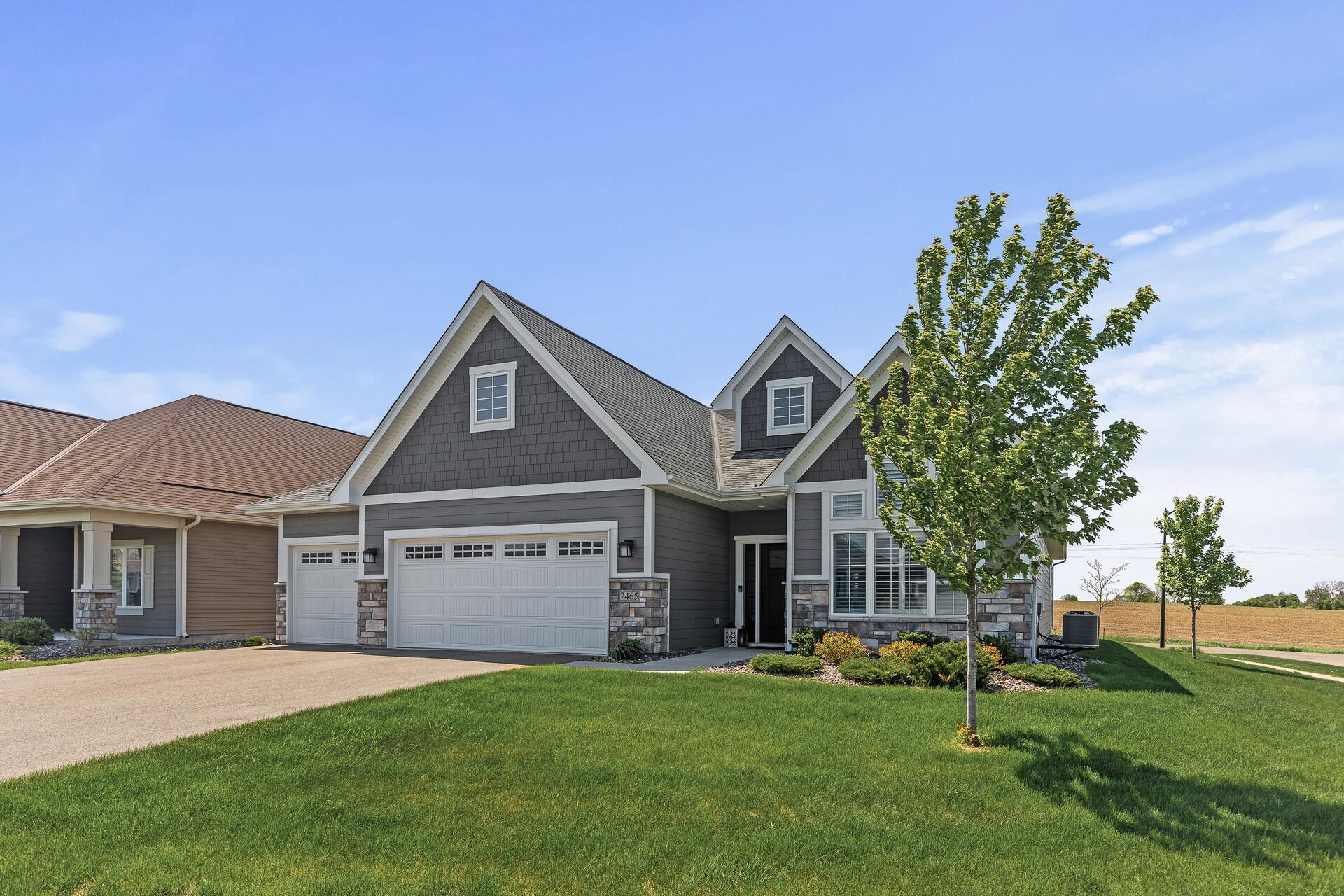 7465 Jack Pine Lane Property Photo 1