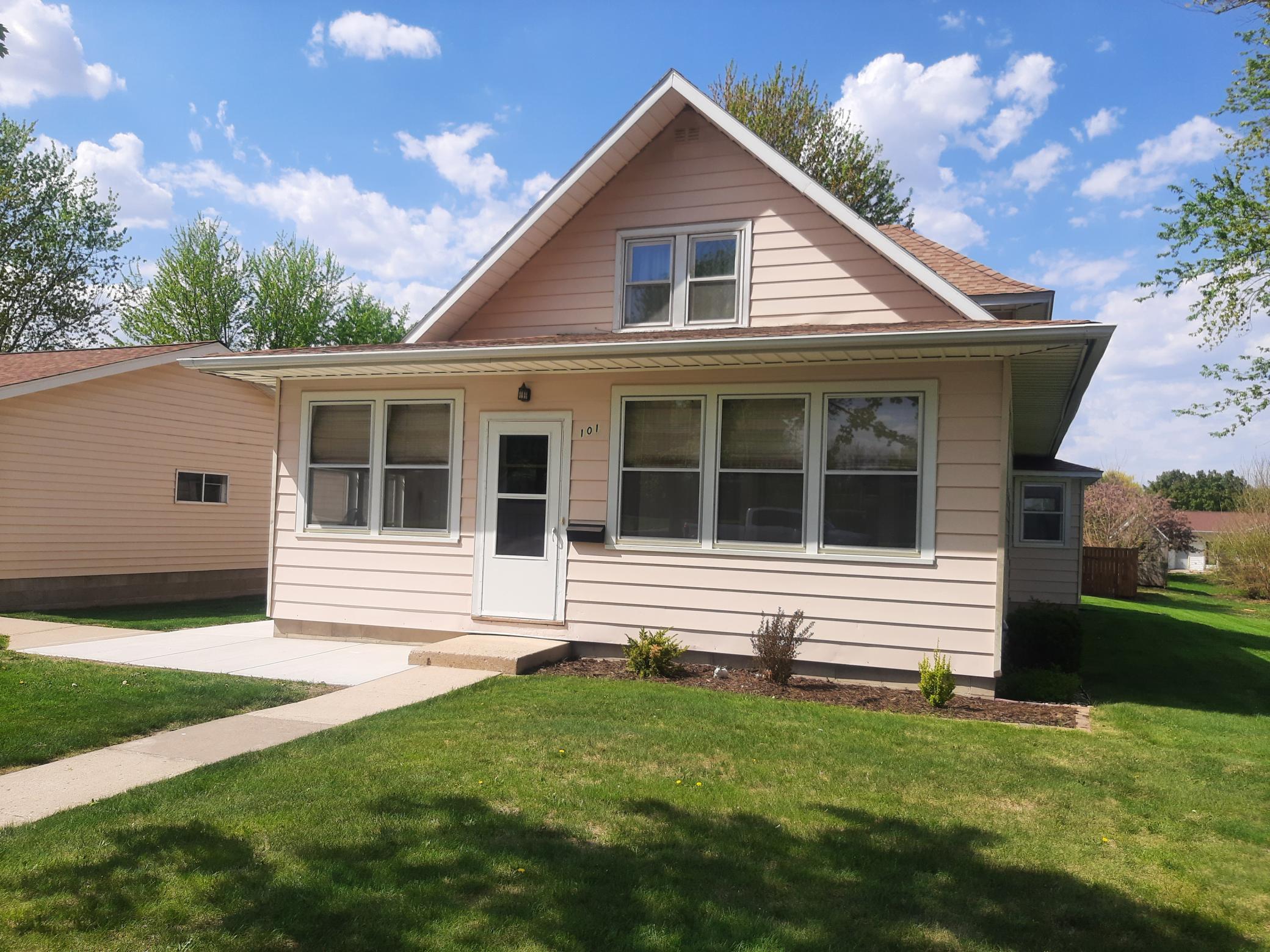 101 8th Avenue Property Photo 1