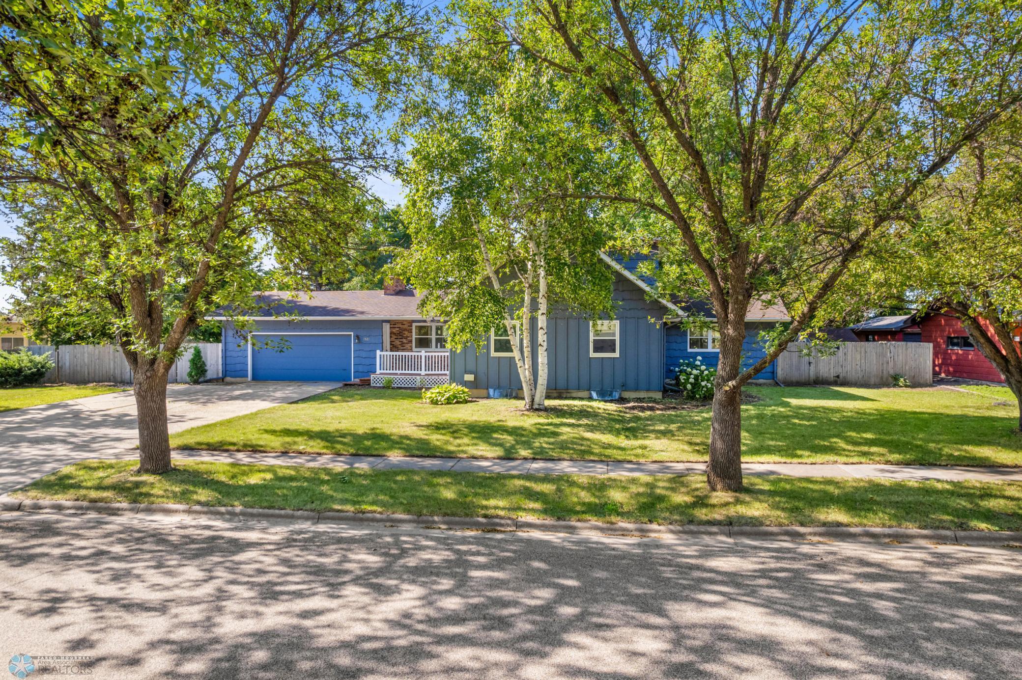 1921 23rd Avenue Property Photo 1