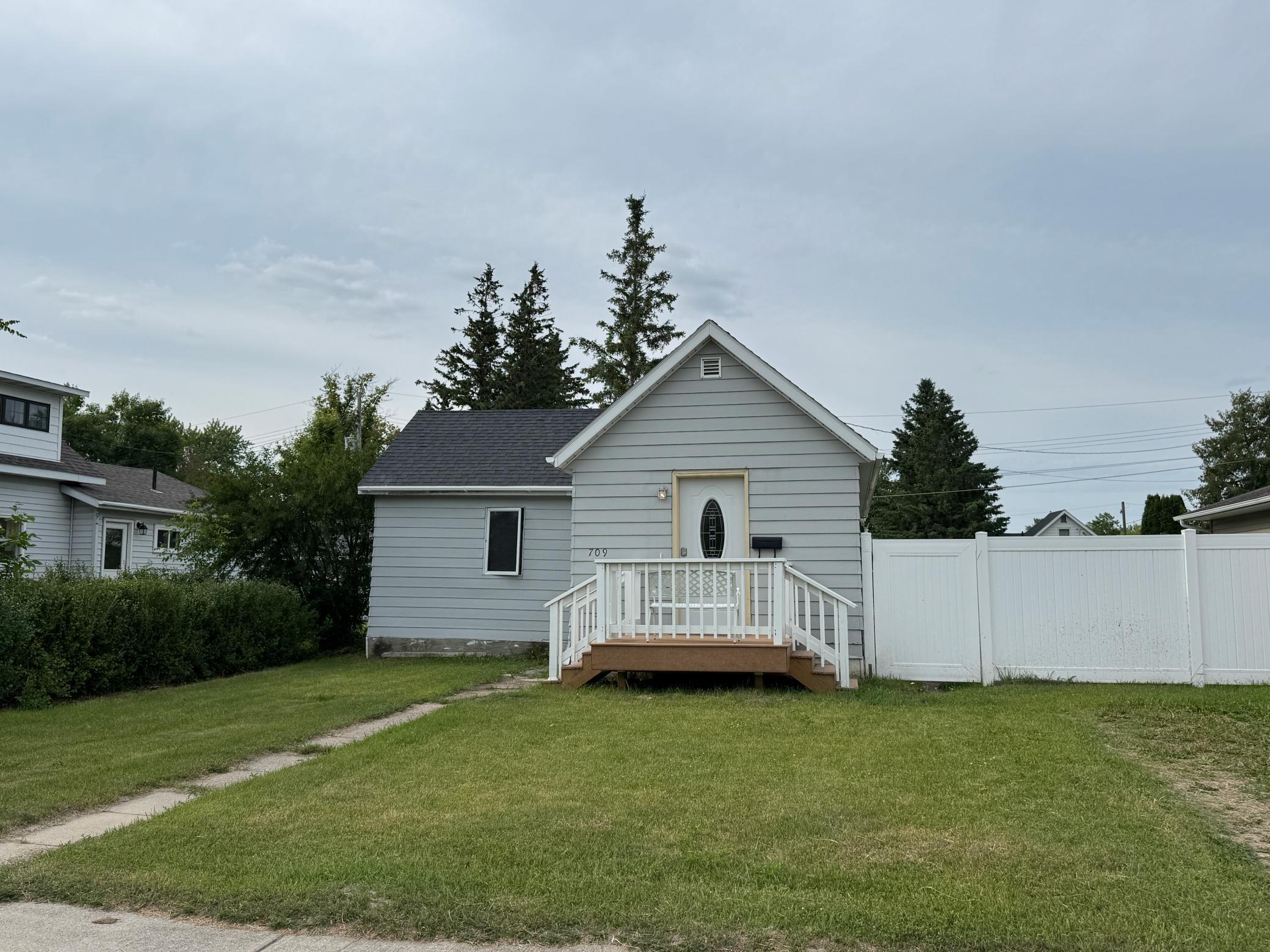 709 Center Street Property Photo 1
