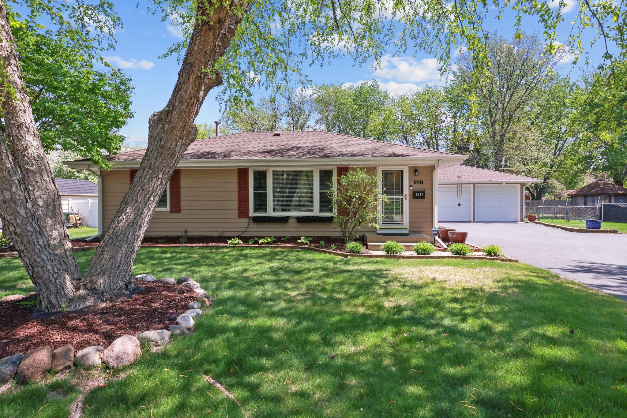 6224 Winnetka Avenue Property Photo