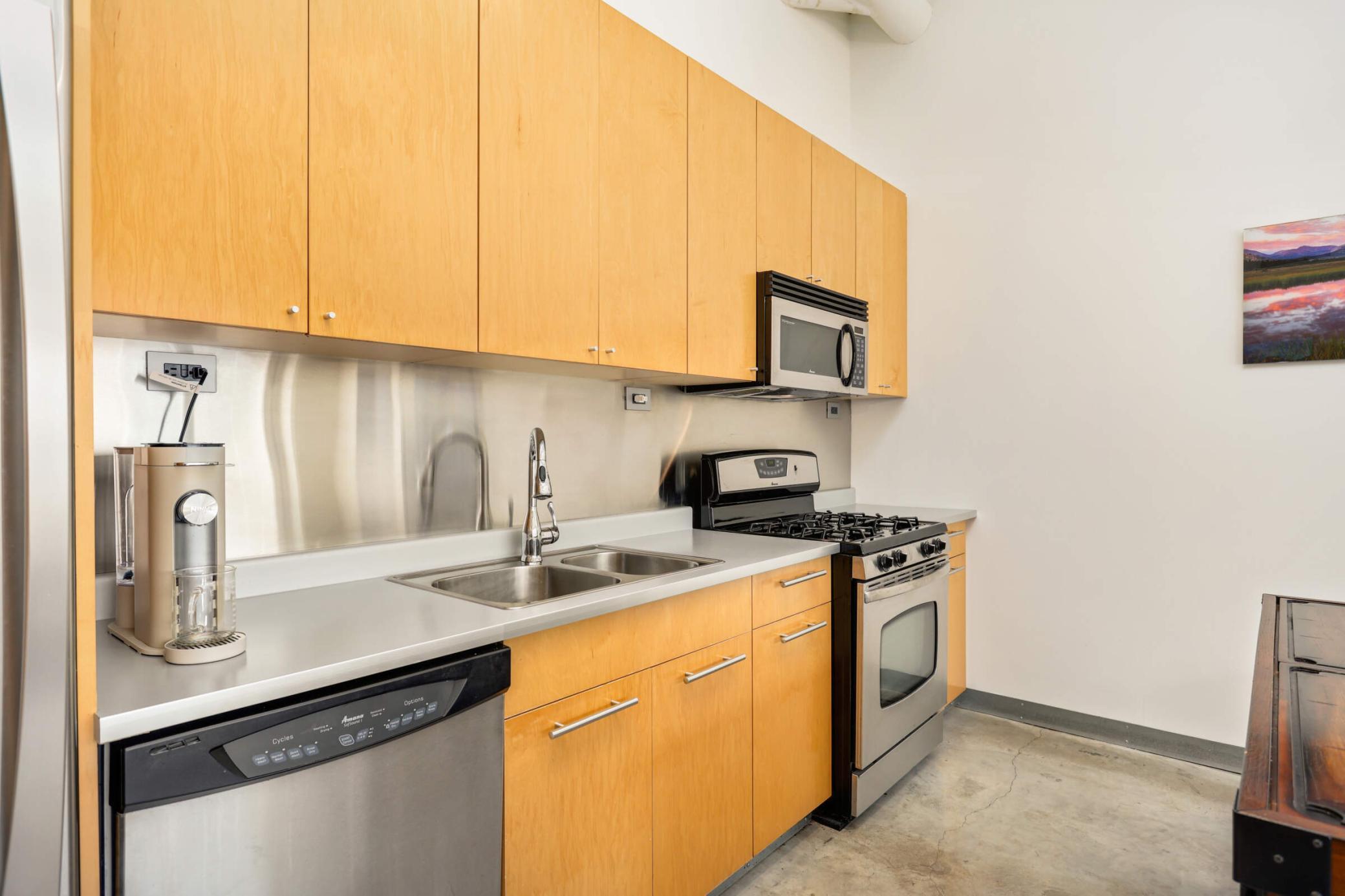 700 Washington Avenue N 615 Property Photo 8