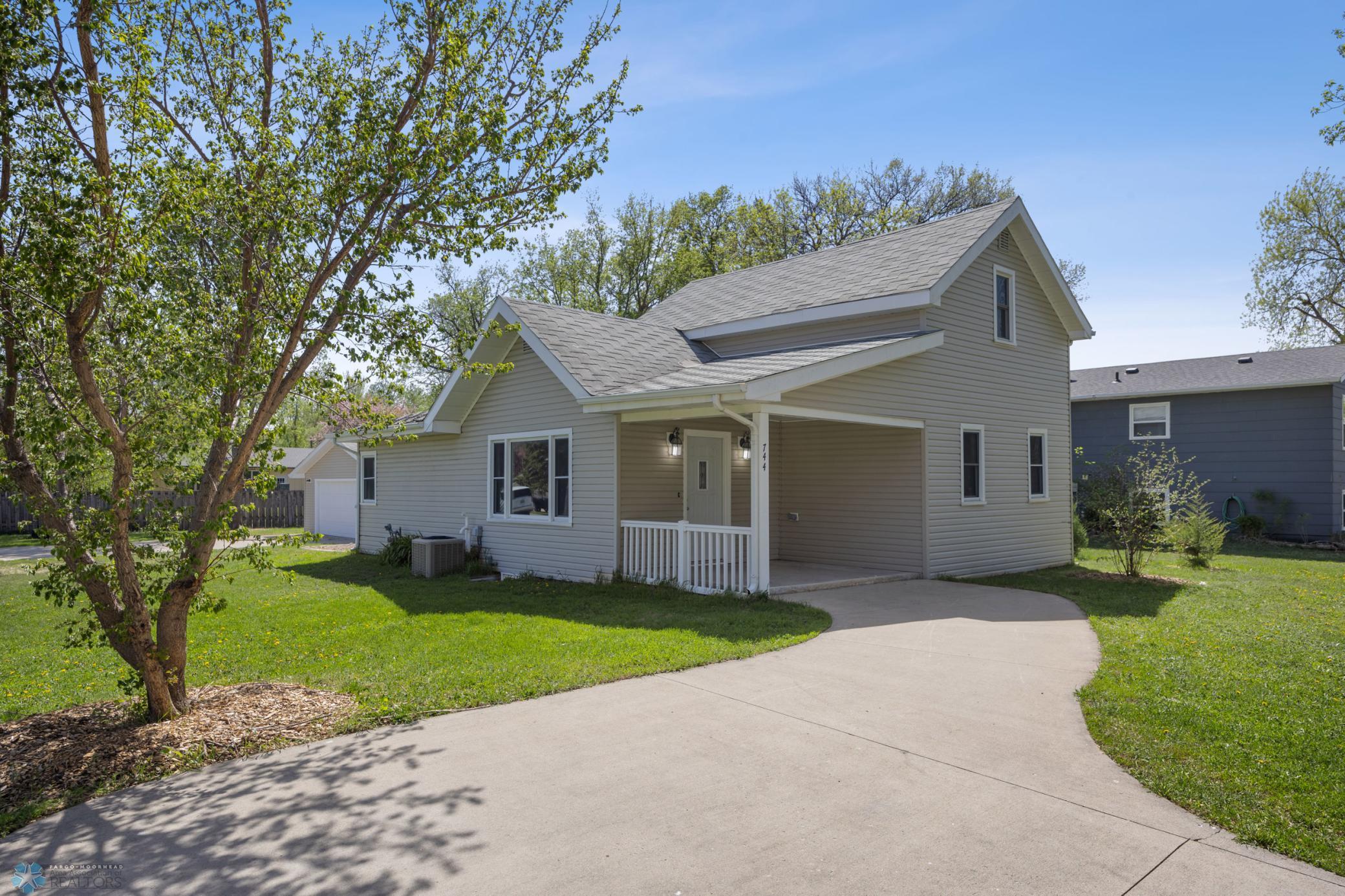 744 4th Street Property Photo 1