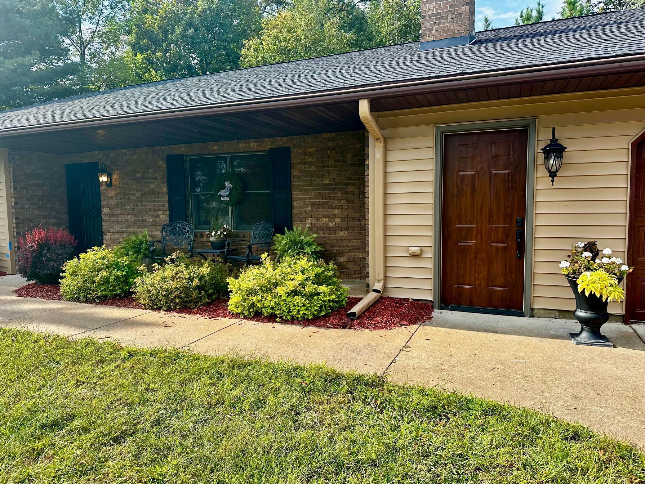 30703 N Lakeview Drive Property Photo 1