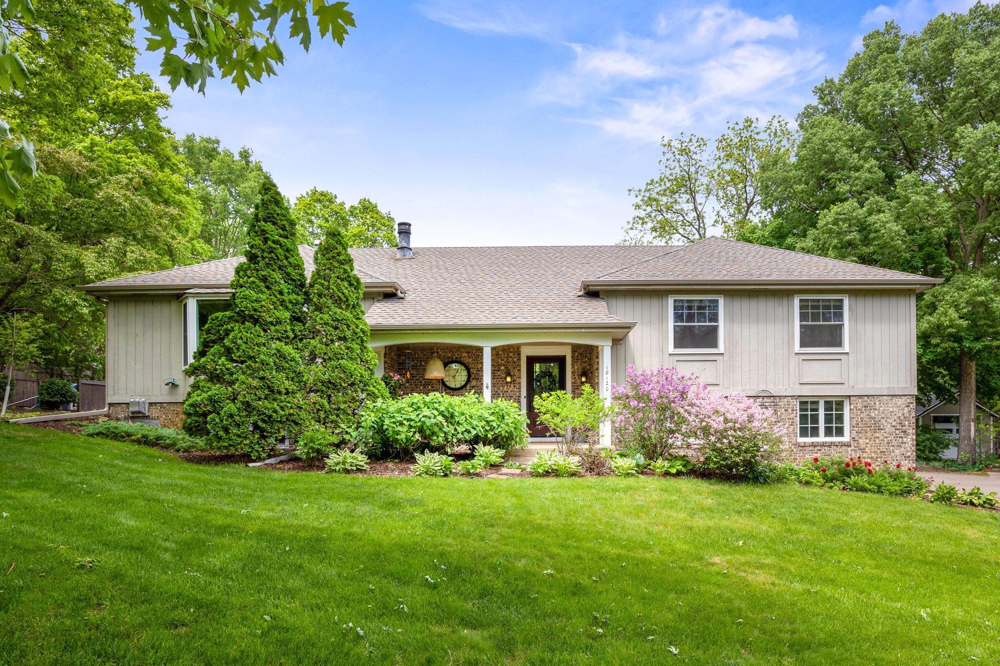 18120 Hummingbird Road Property Photo 1