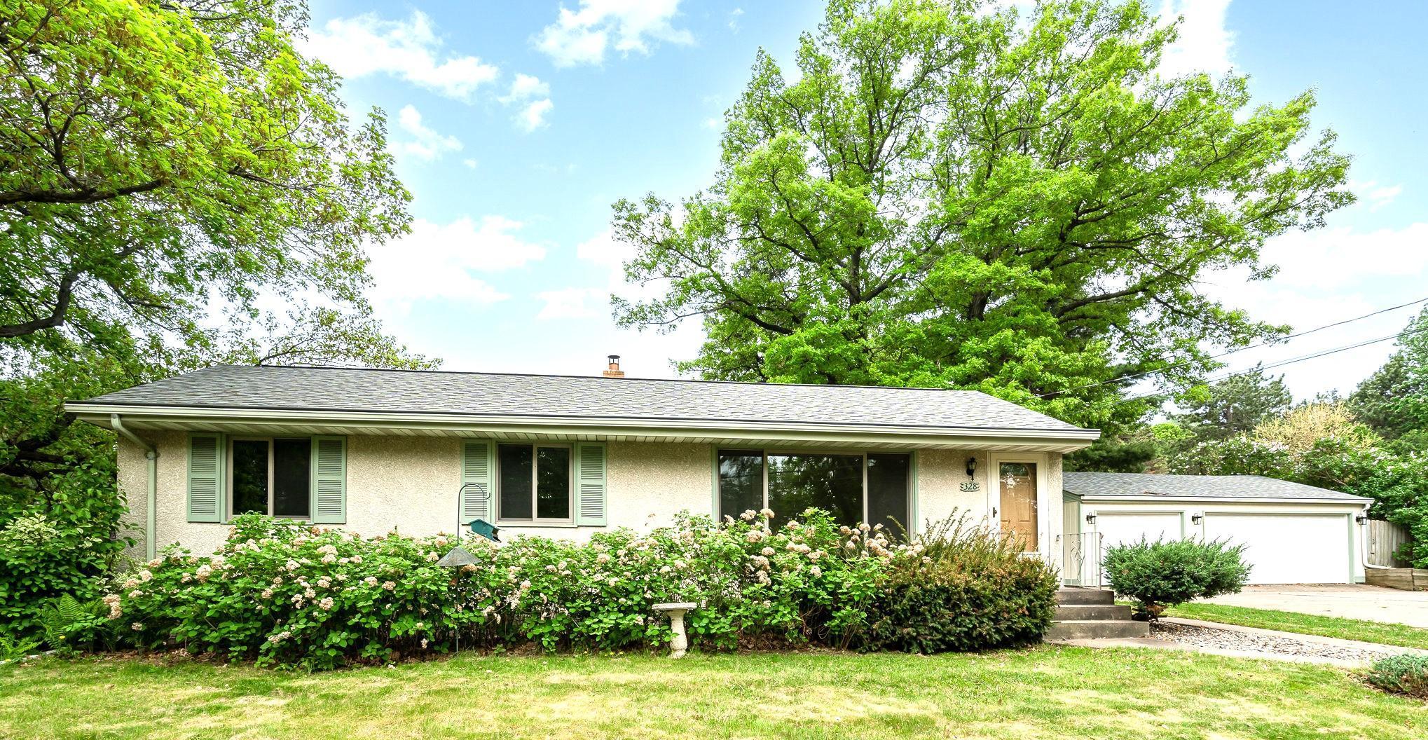 328 County Road B2 Property Photo 1