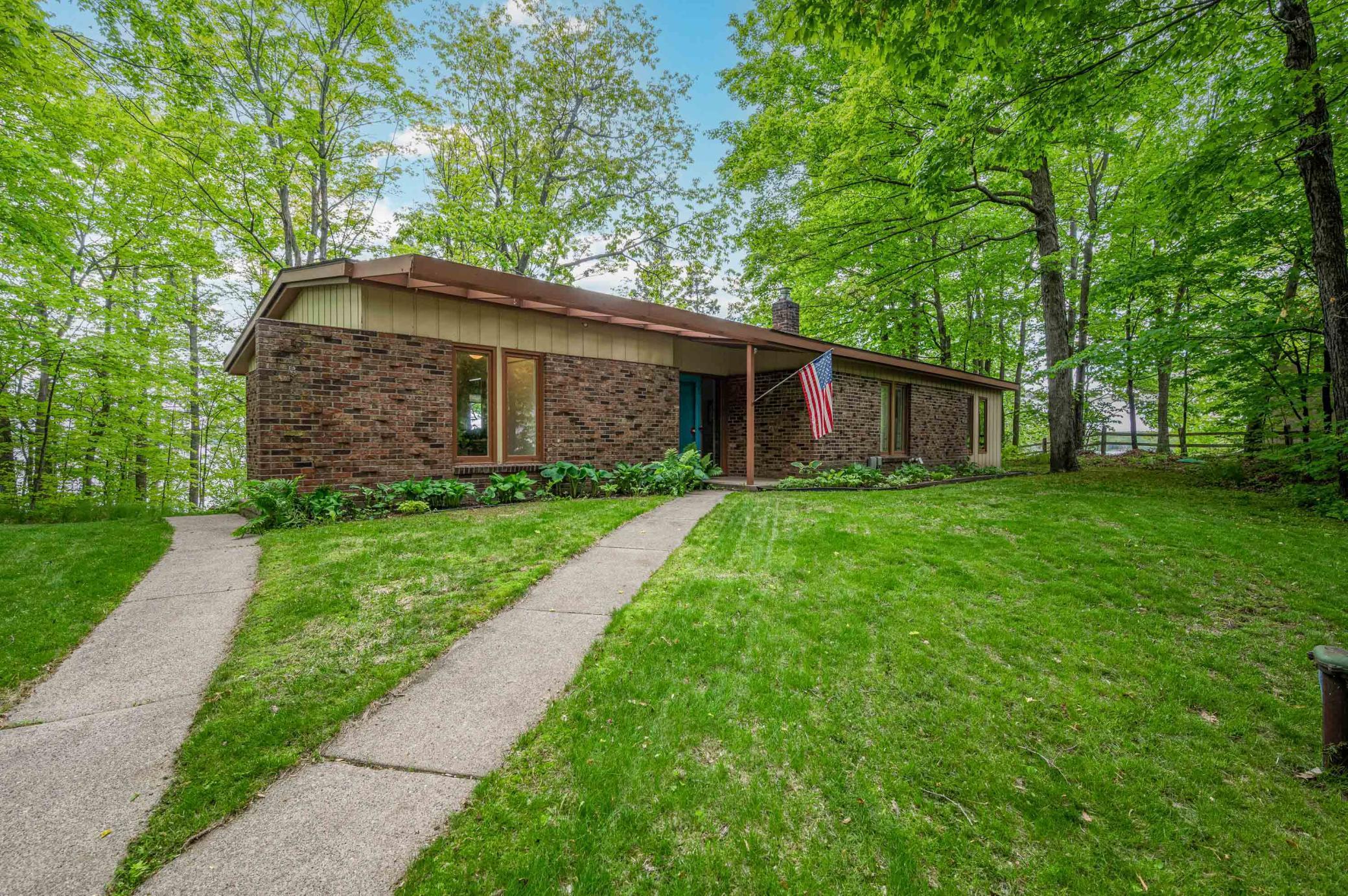 3167 Woodland Drive