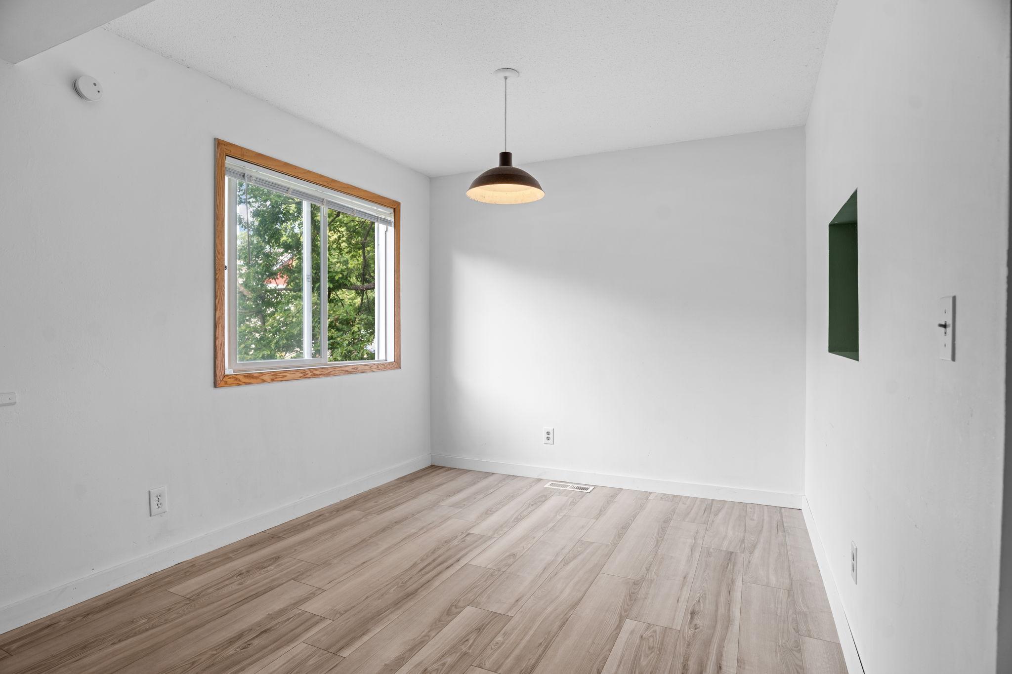 1040 13th Avenue Se Property Photo 4
