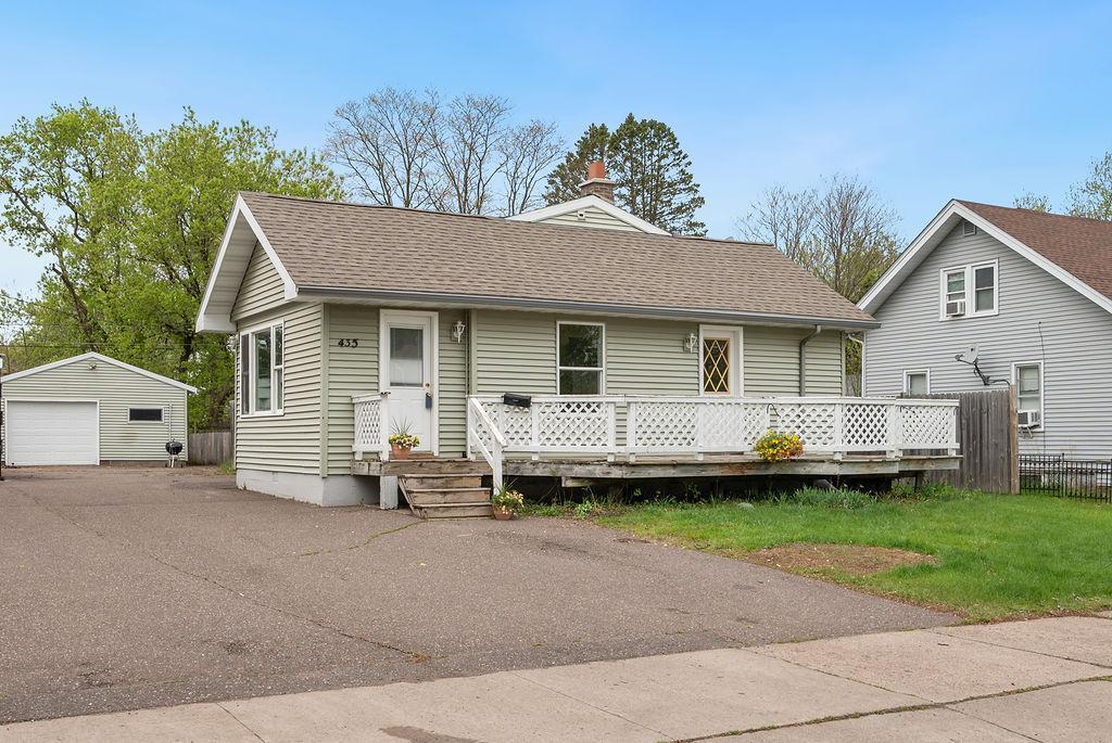 435 6th Street Property Photo 1