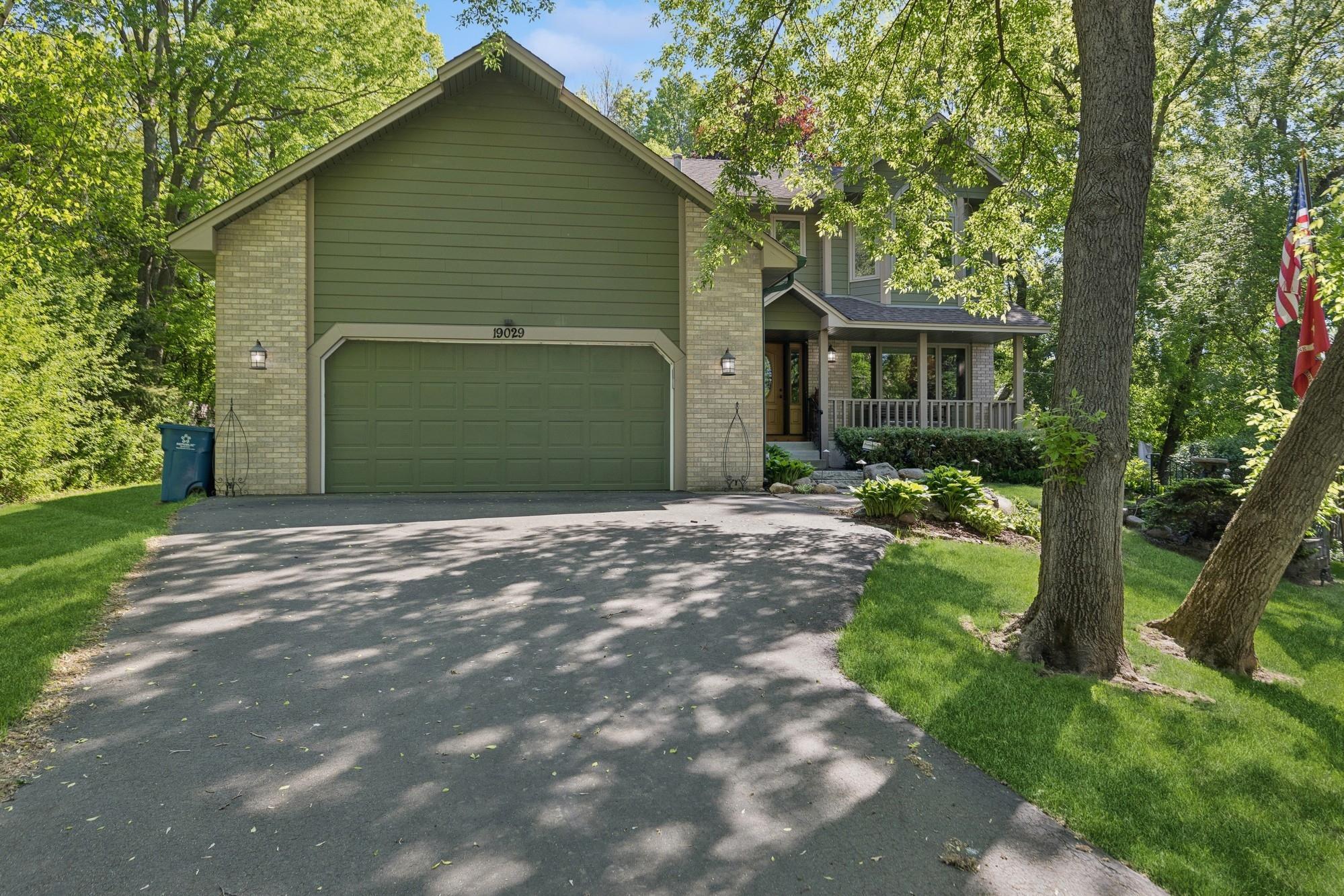 19029 Yale Circle Property Photo 1