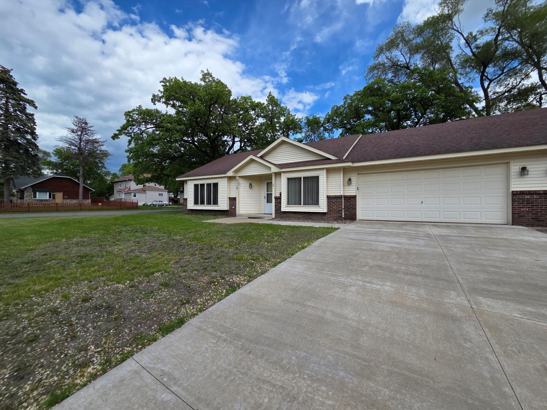 2110 Green Avenue Property Photo 1