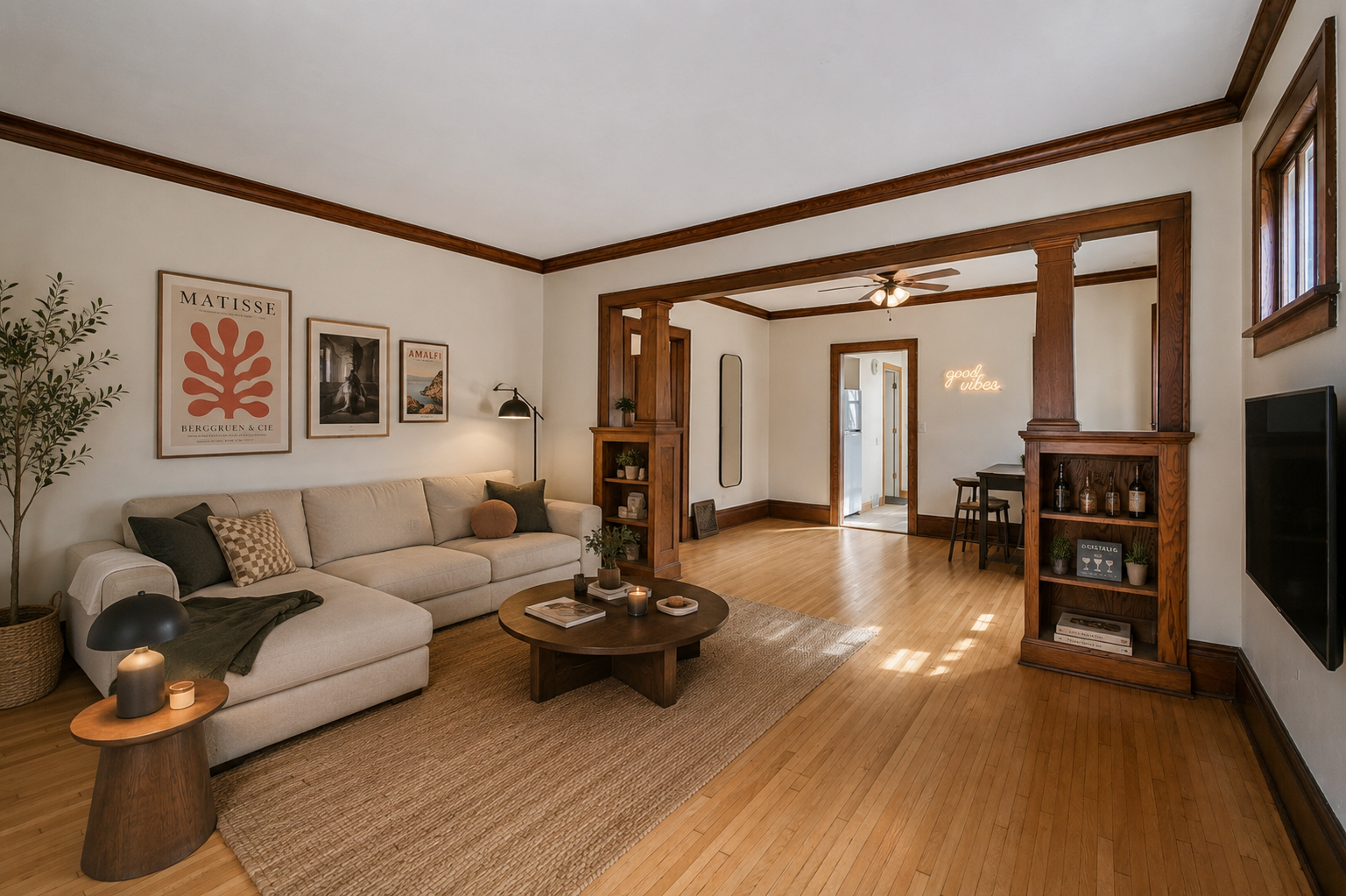 976 Lawson Avenue E Property Photo 1