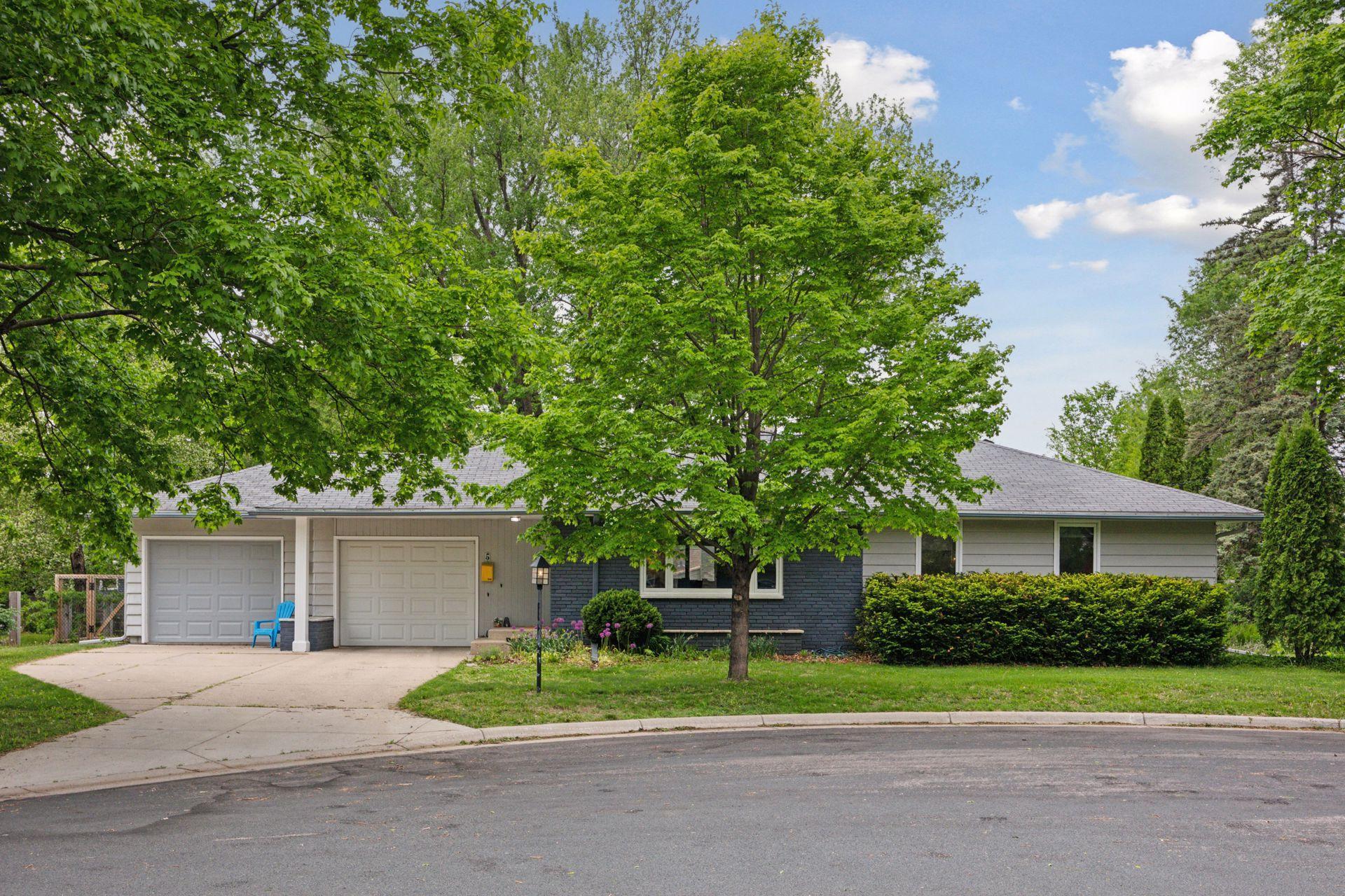 5 Hillside Court
